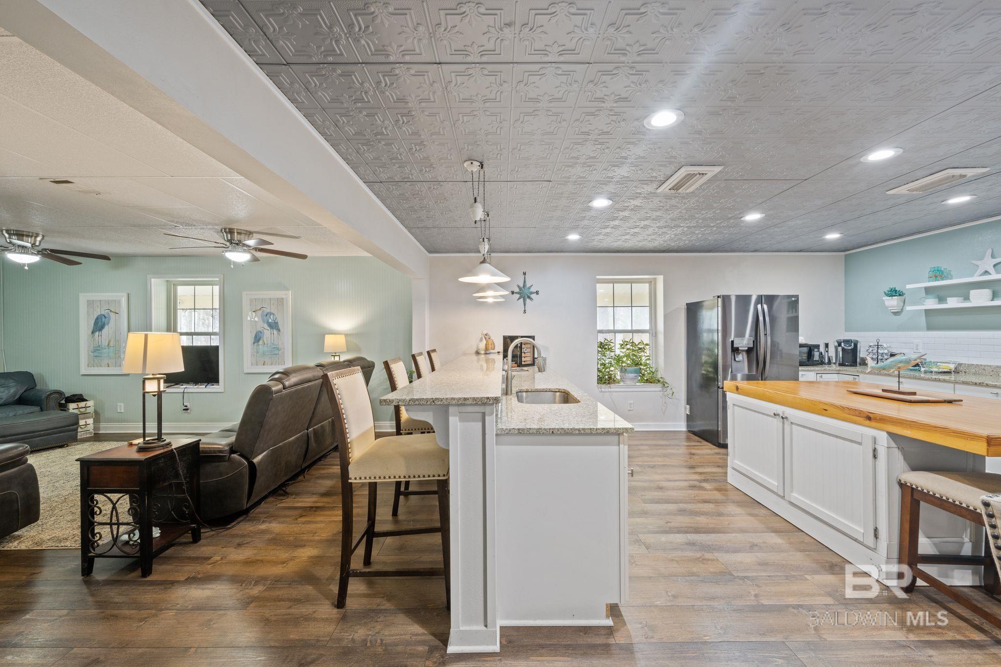 33037 N Pickens Avenue