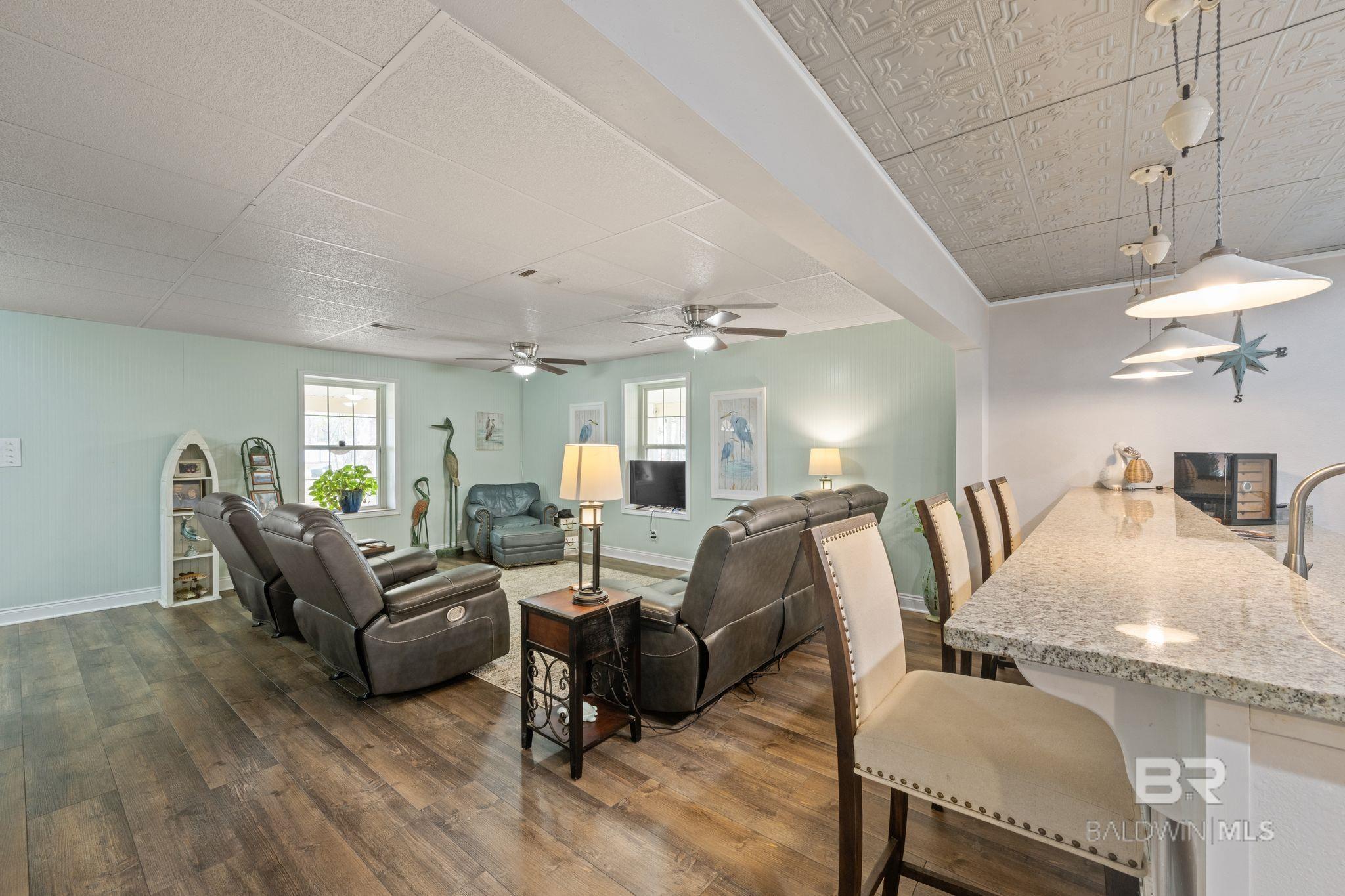 33037 N Pickens Avenue