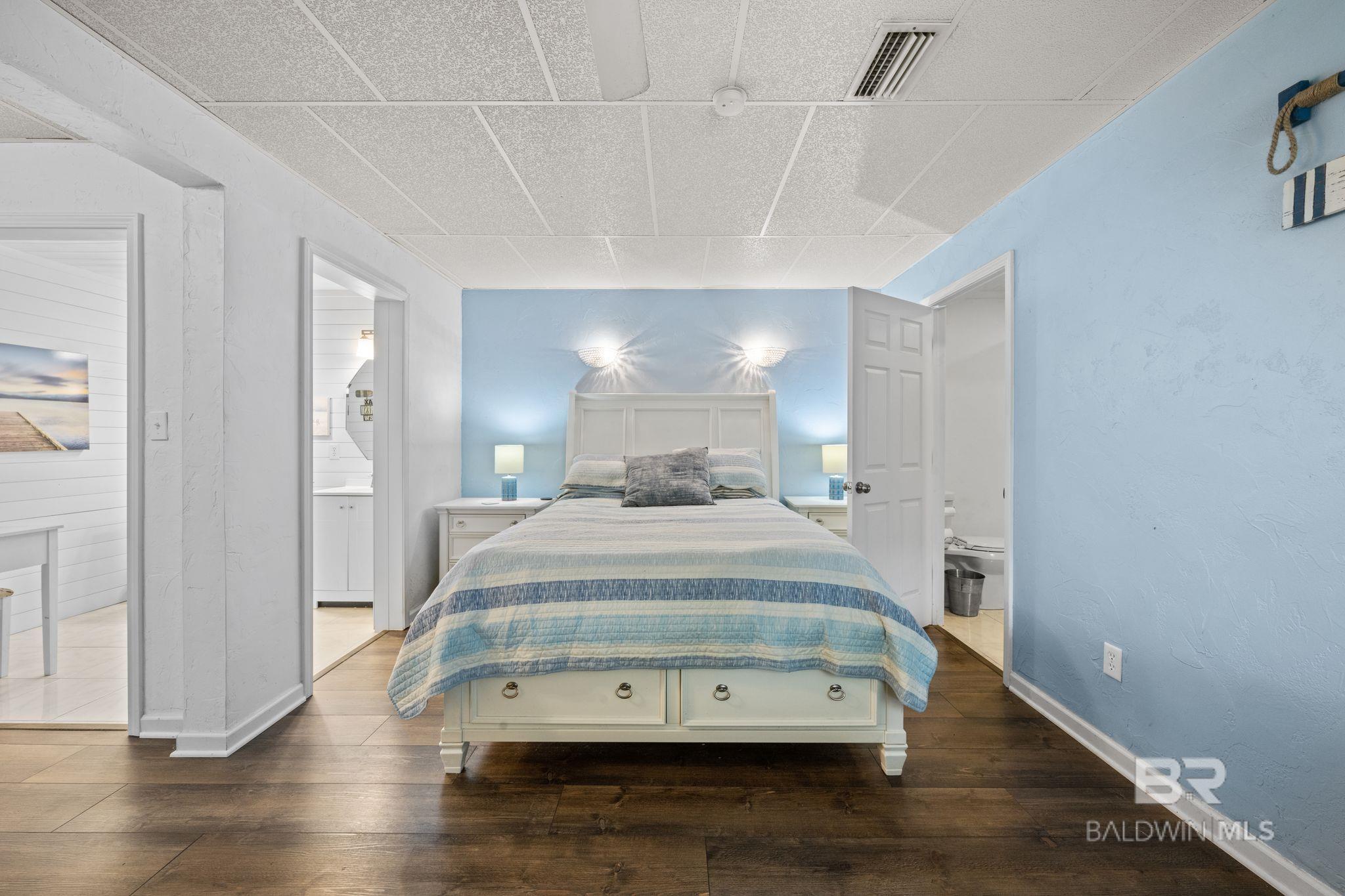 33037 N Pickens Avenue