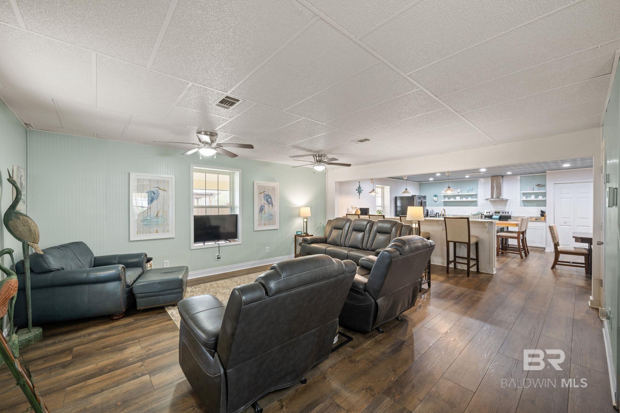 33037 N Pickens Avenue