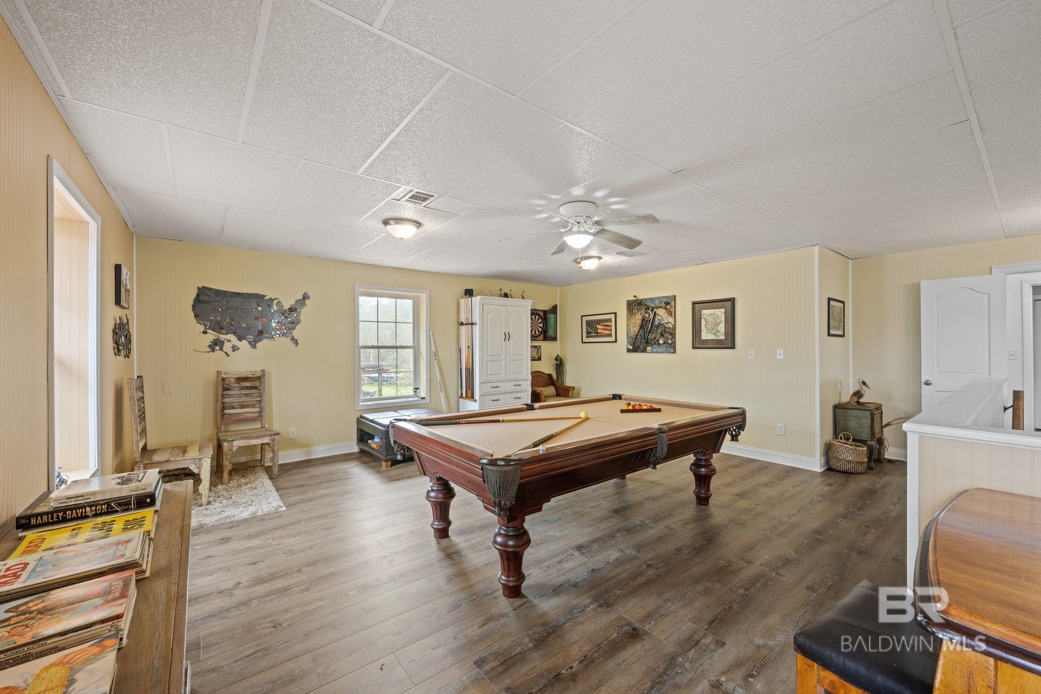 33037 N Pickens Avenue