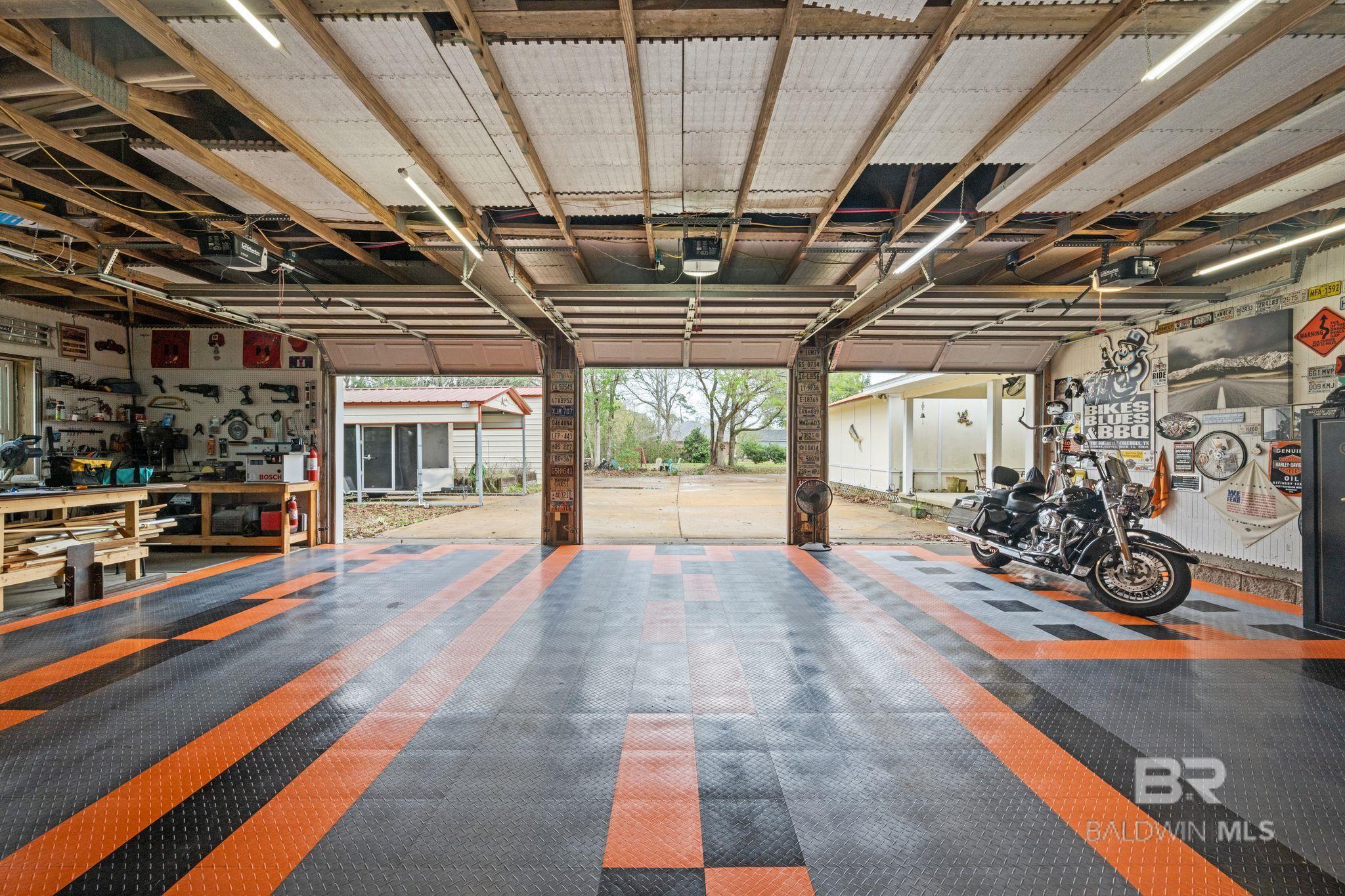 33037 N Pickens Avenue