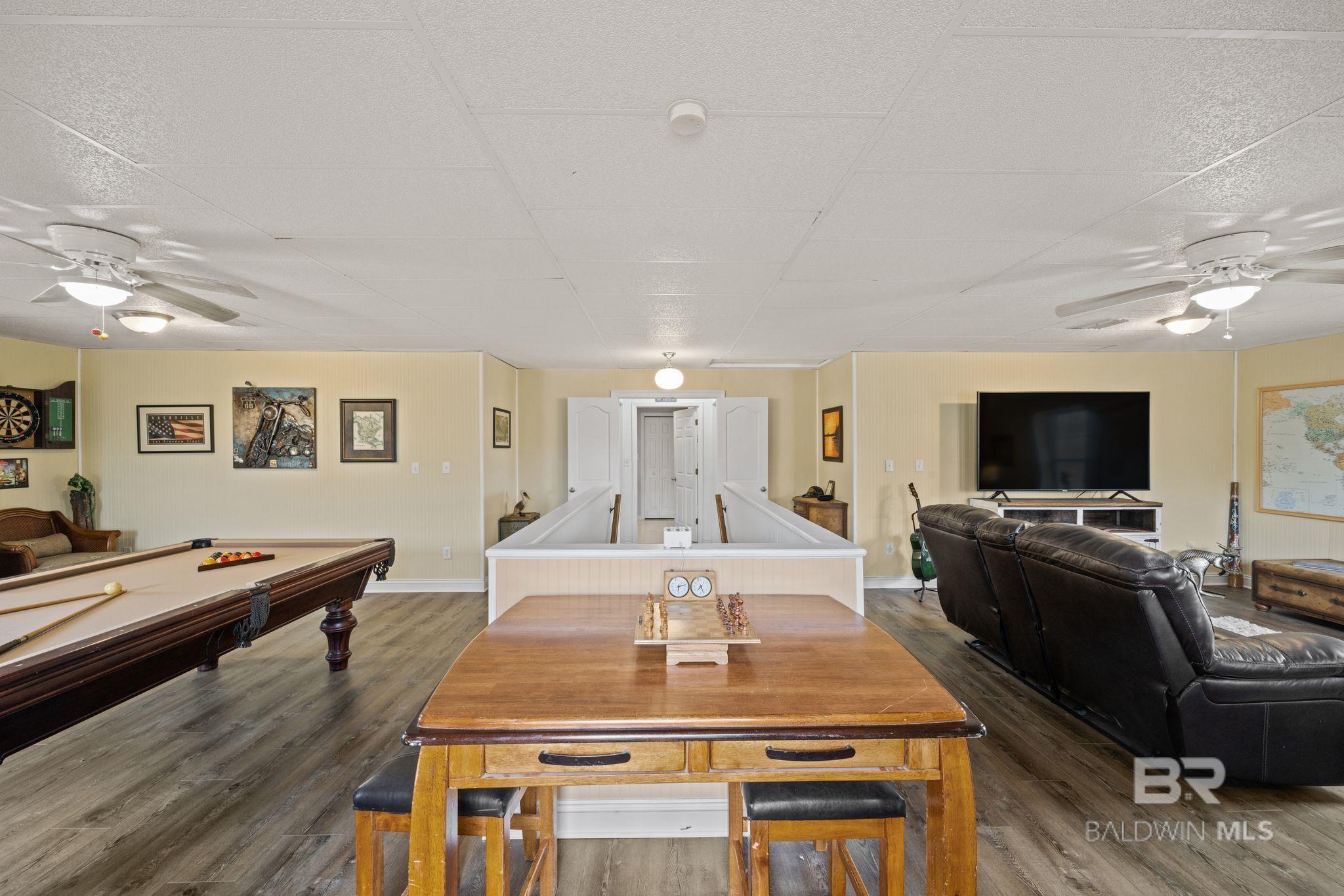 33037 N Pickens Avenue