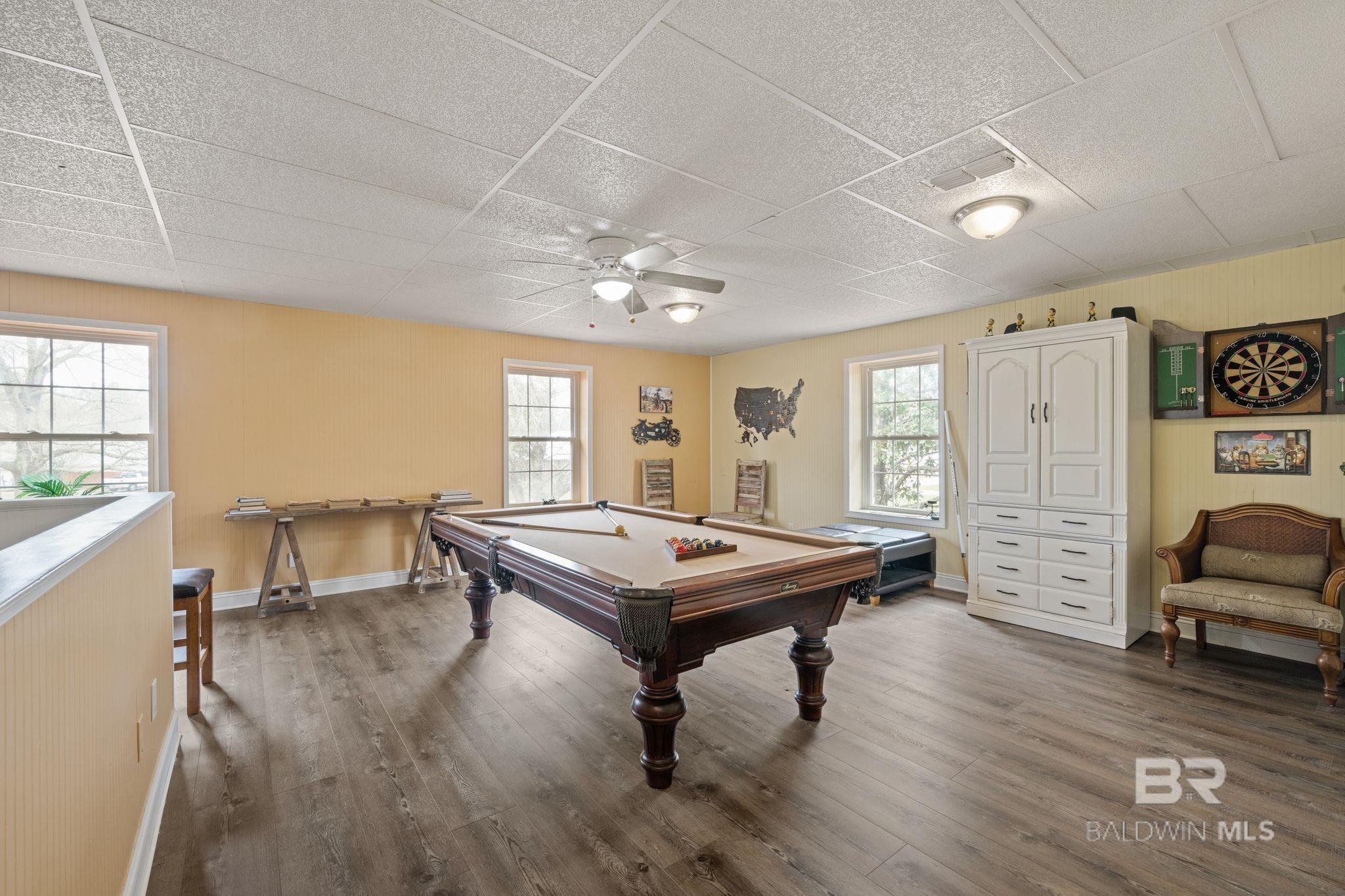 33037 N Pickens Avenue