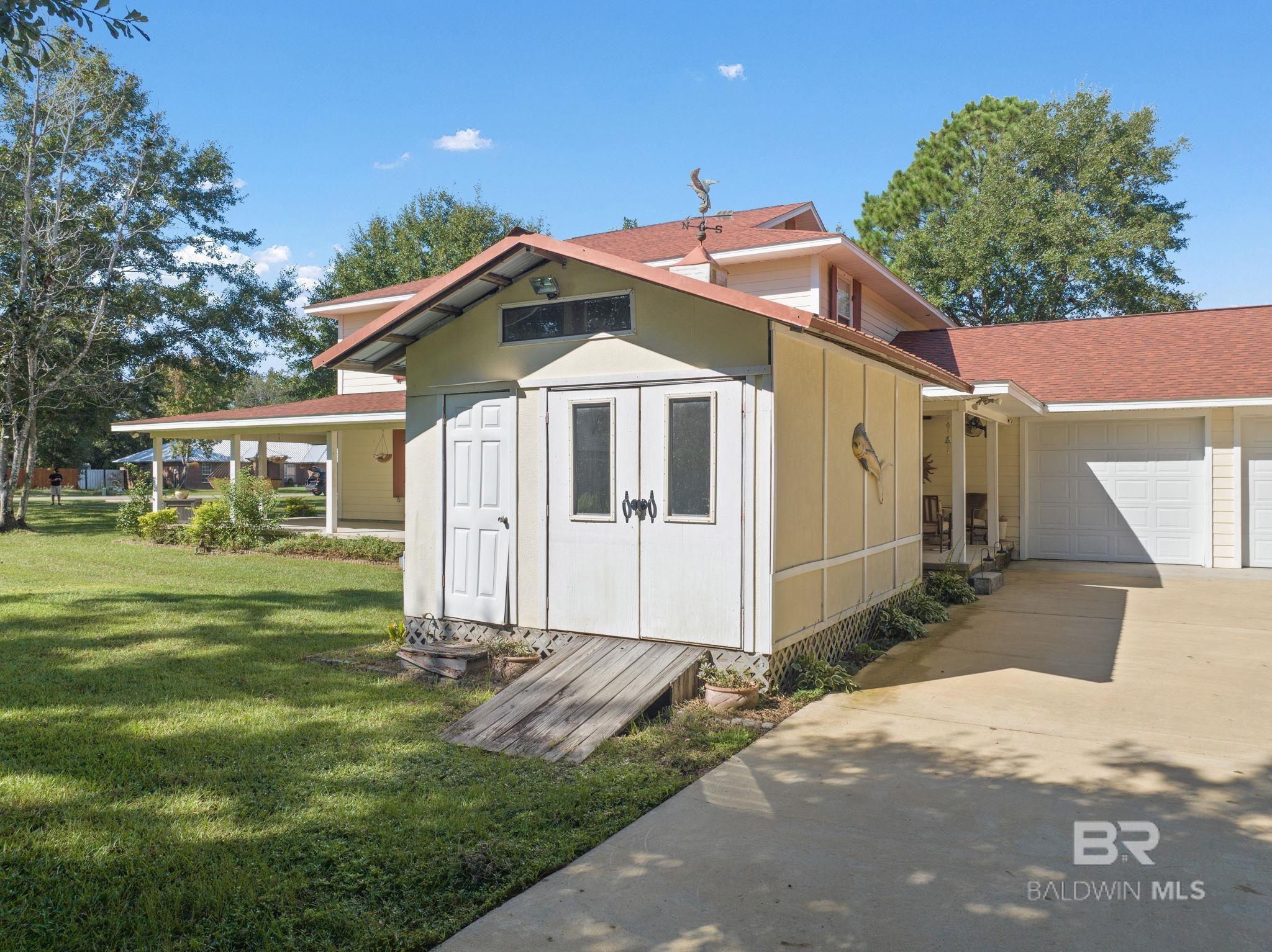 33037 N Pickens Avenue