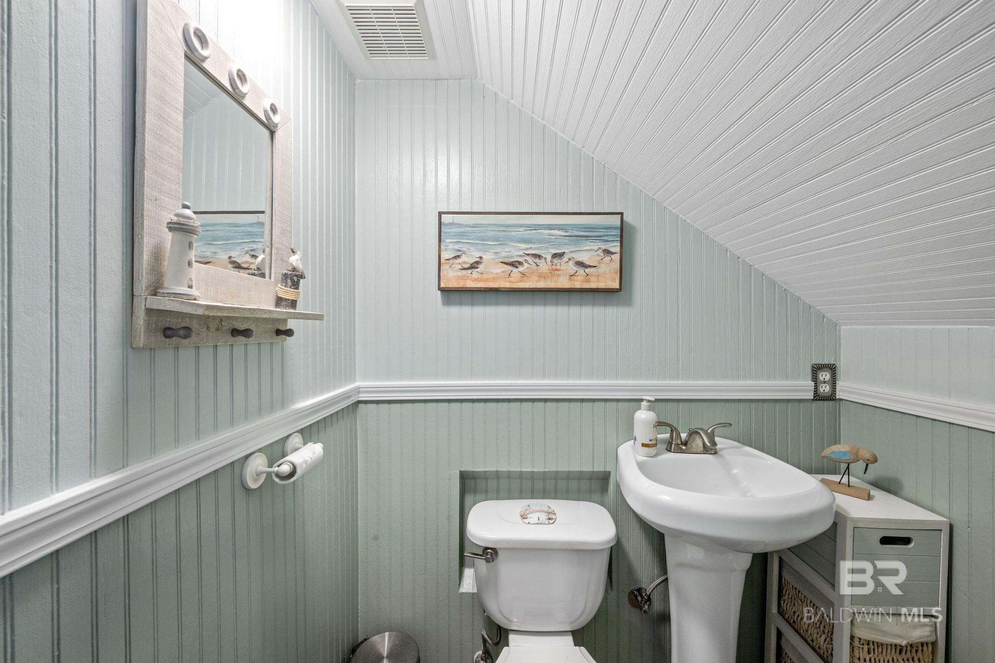 33037 N Pickens Avenue