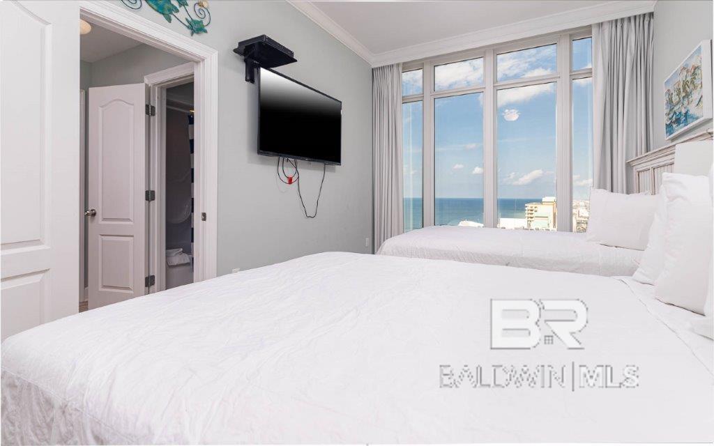 801 W Beach Boulevard 2001