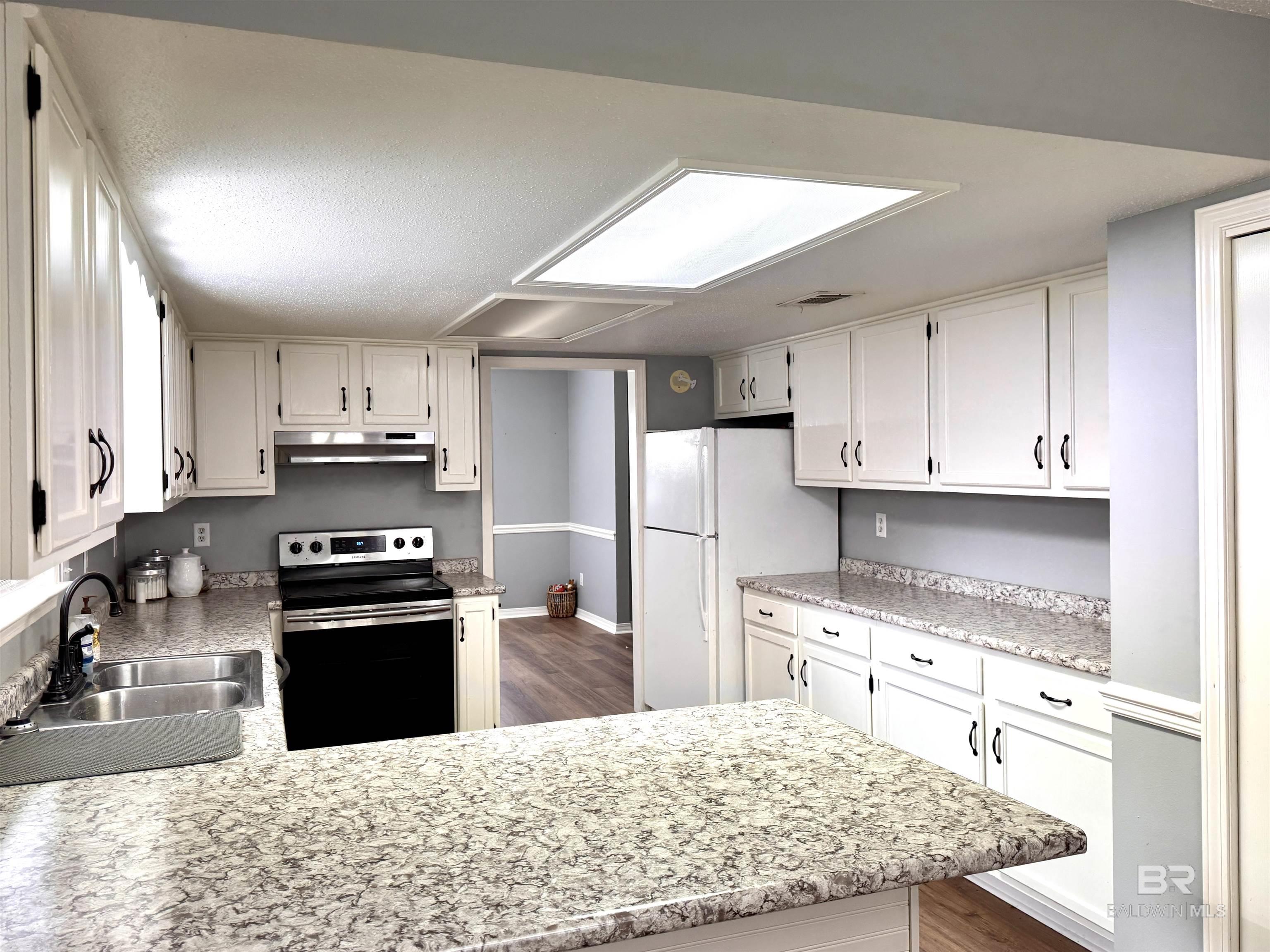 38261 Holly Hills Drive