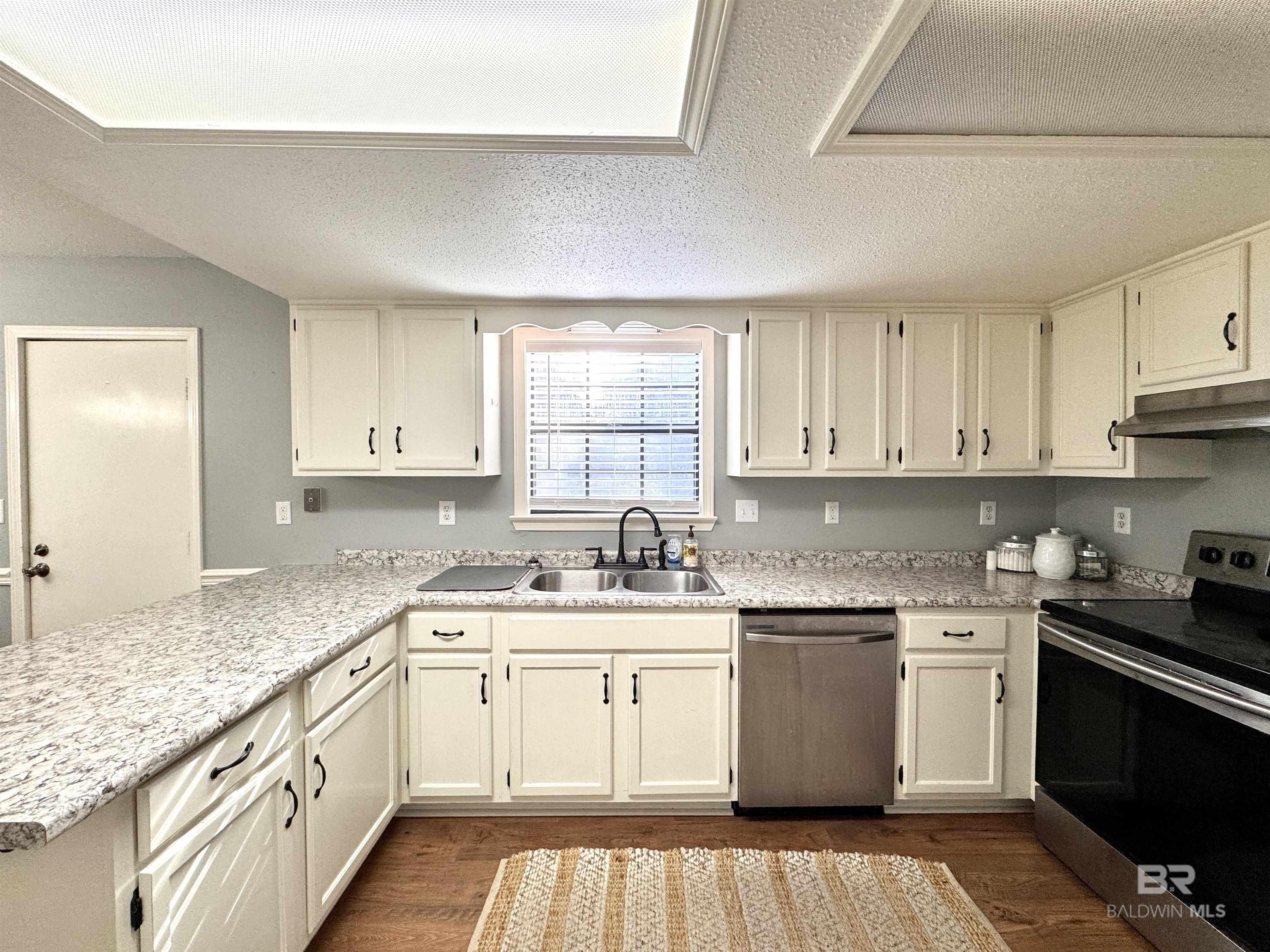 38261 Holly Hills Drive