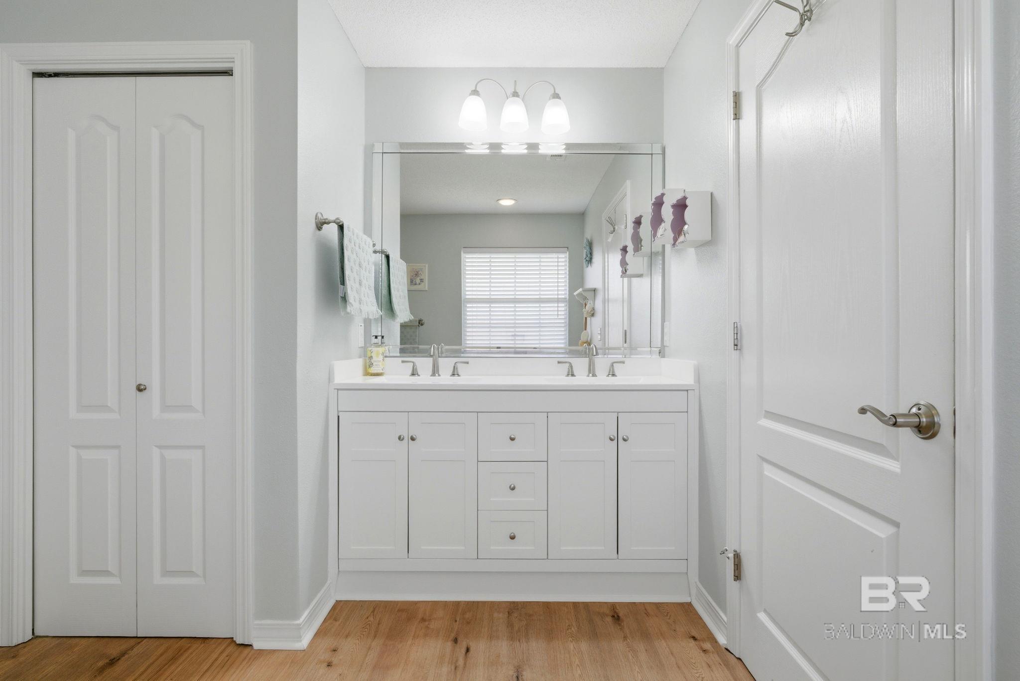 10736 Crosscut Drive