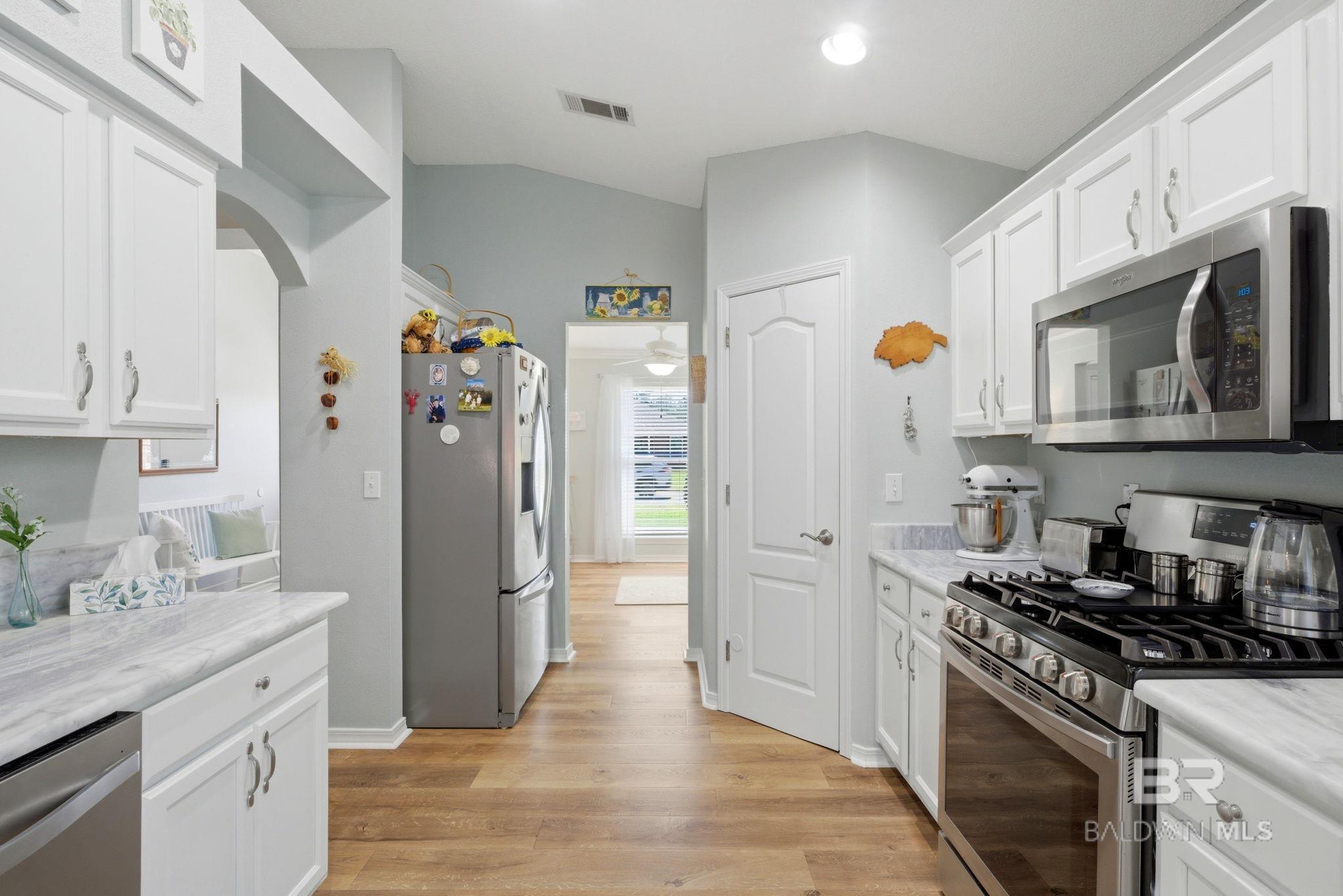 10736 Crosscut Drive