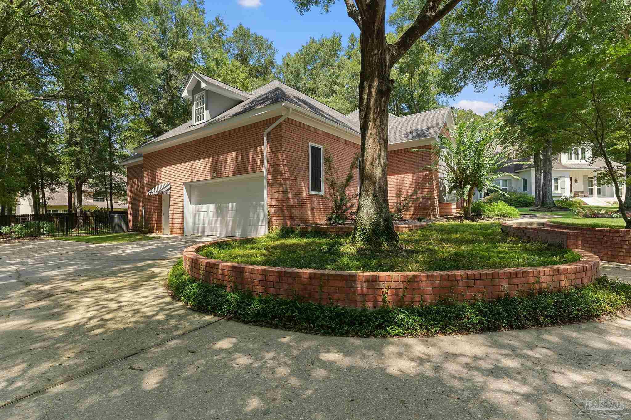 137 Mcintosh Bluff Rd