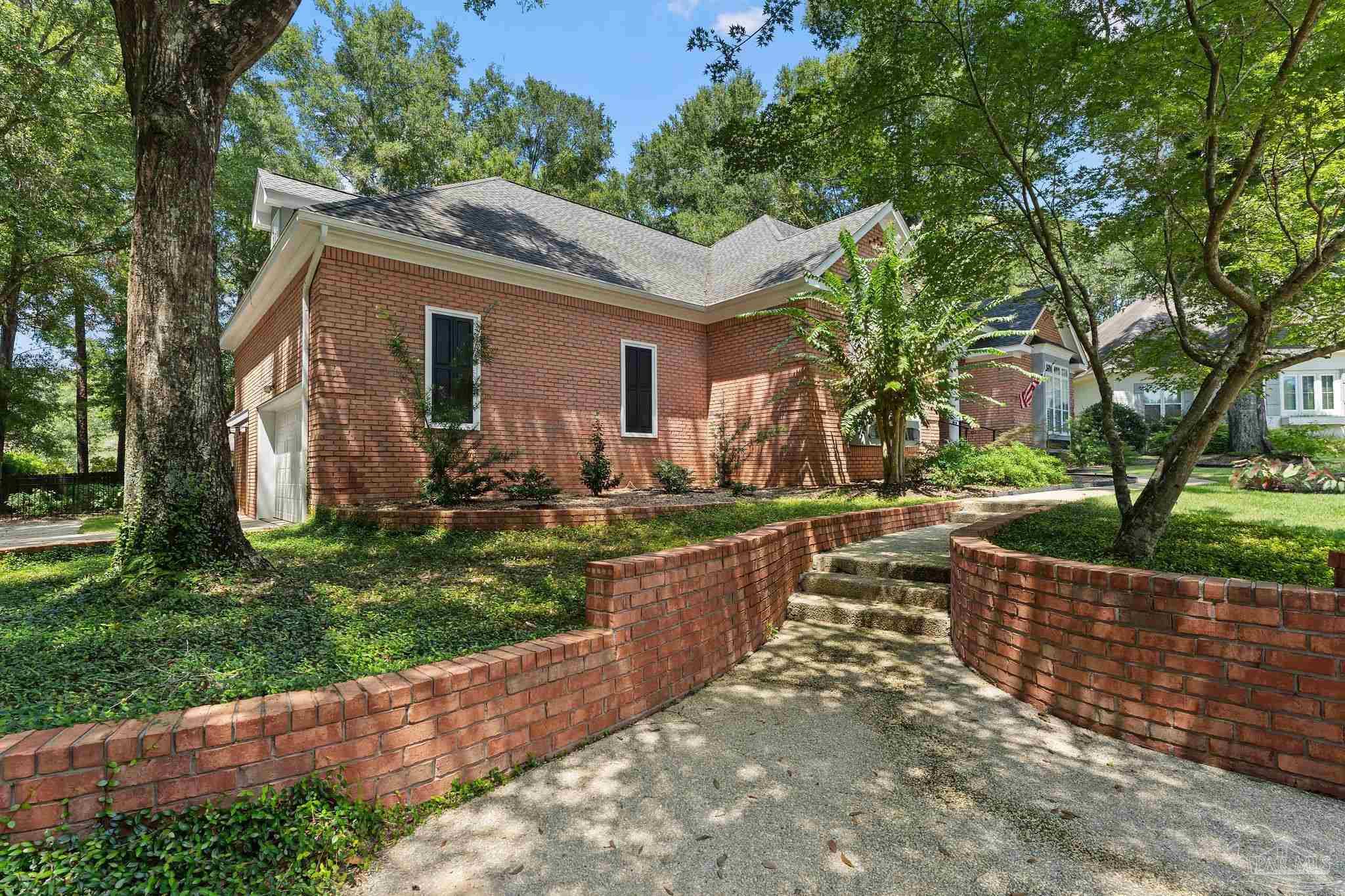 137 Mcintosh Bluff Rd