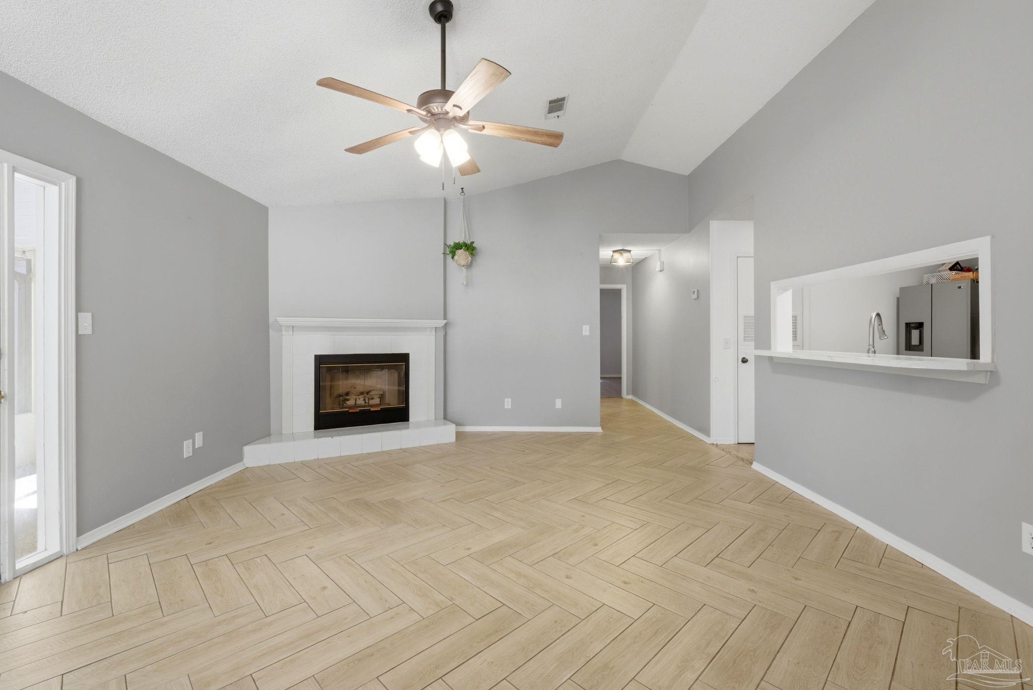 8129 Treetop Ln