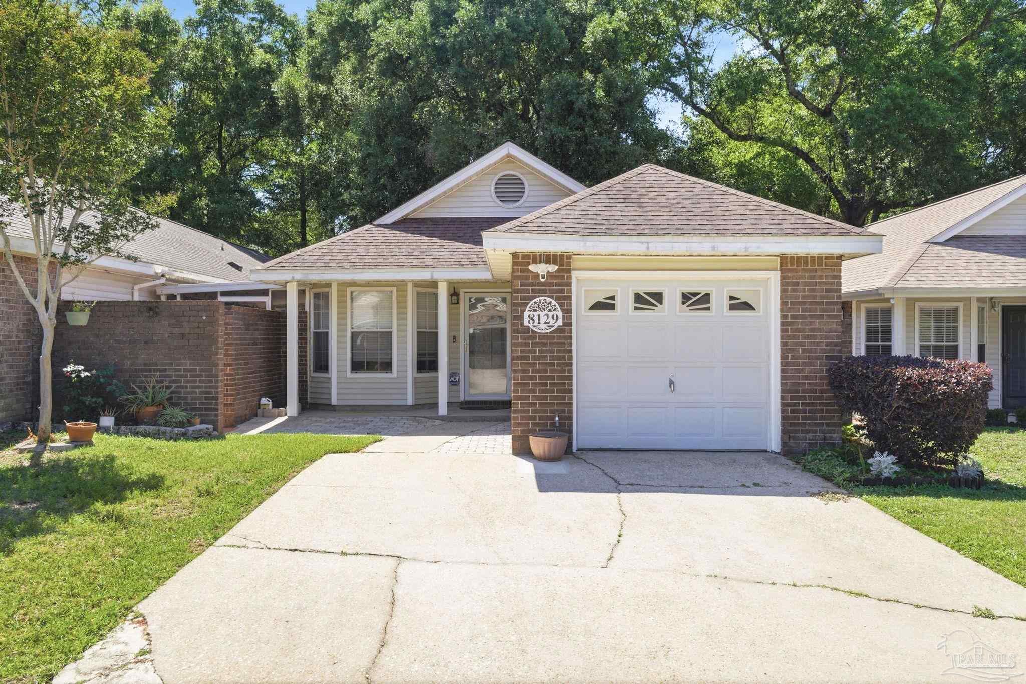 8129 Treetop Ln