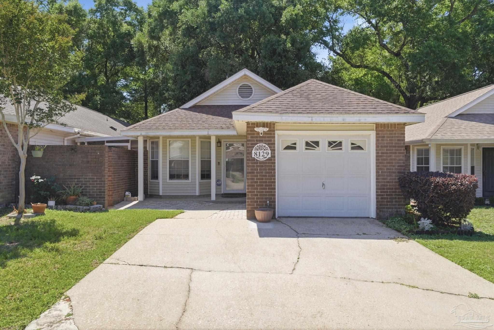 8129 Treetop Ln