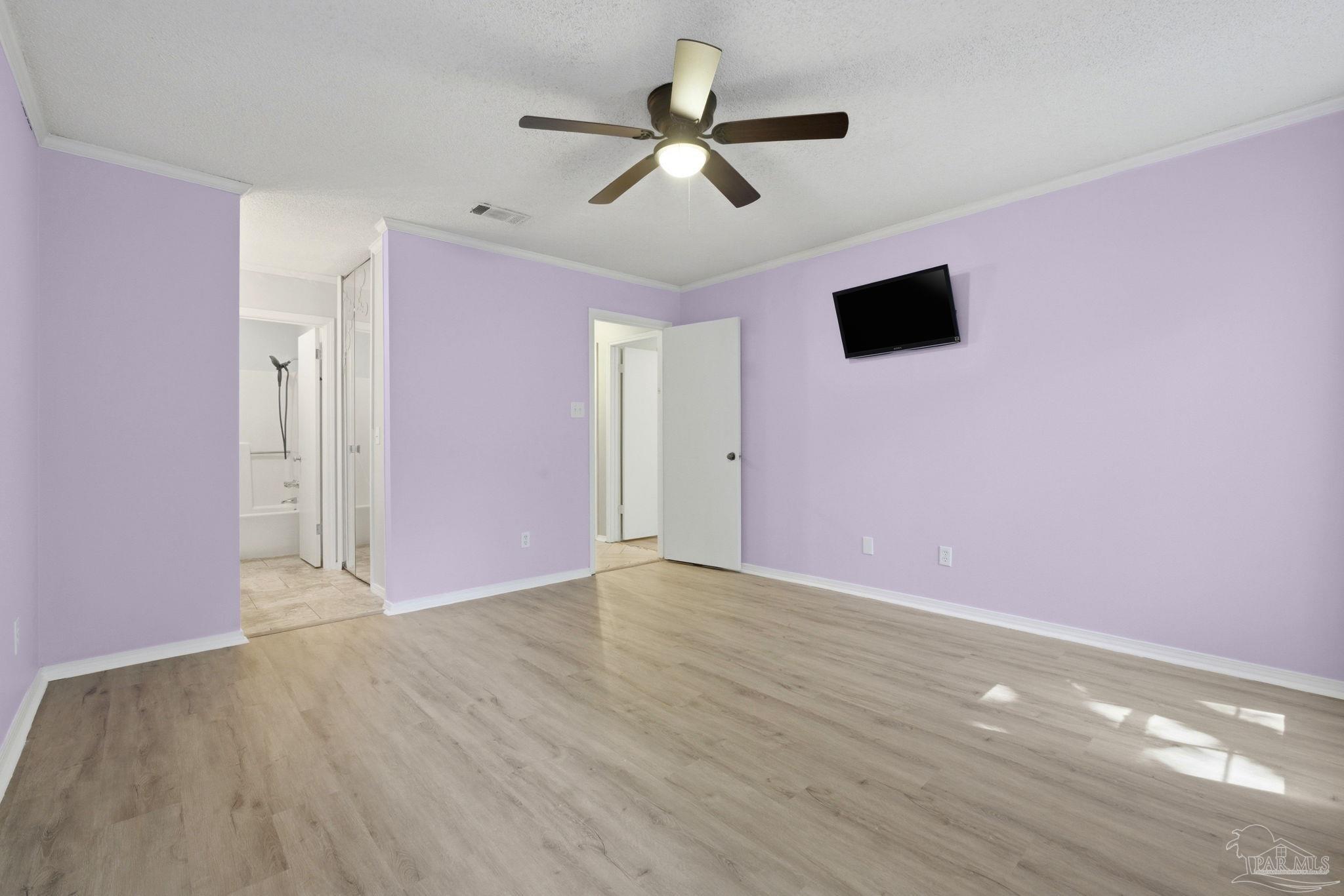 8129 Treetop Ln