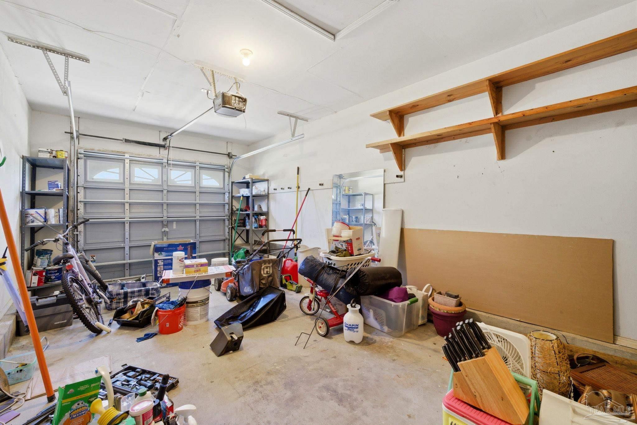 8129 Treetop Ln