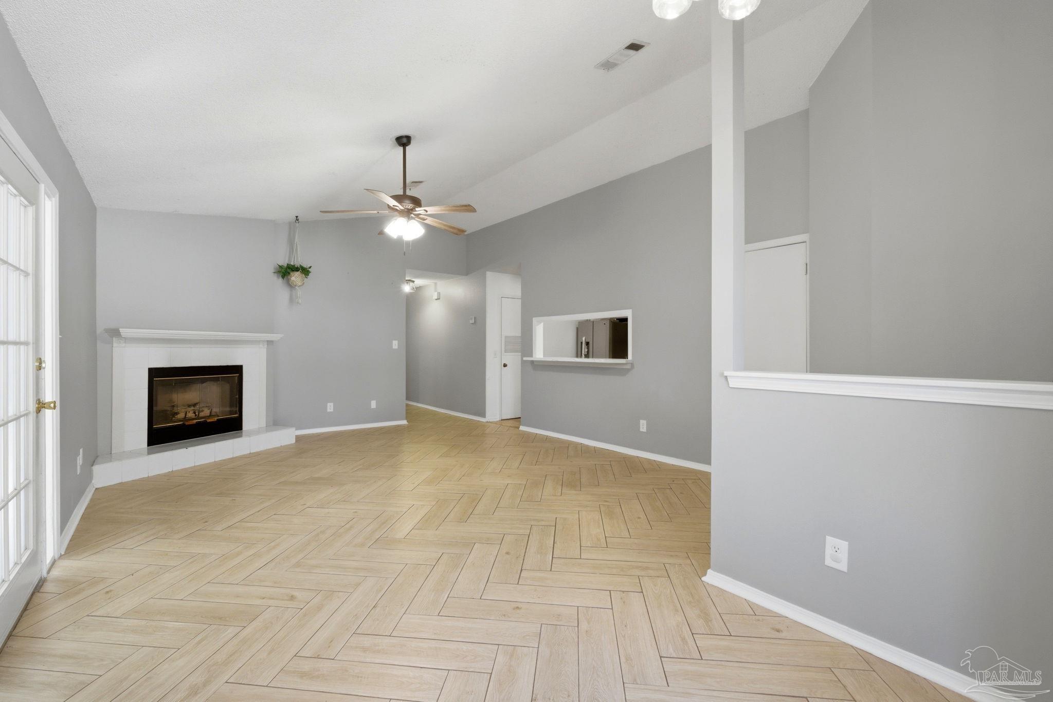 8129 Treetop Ln