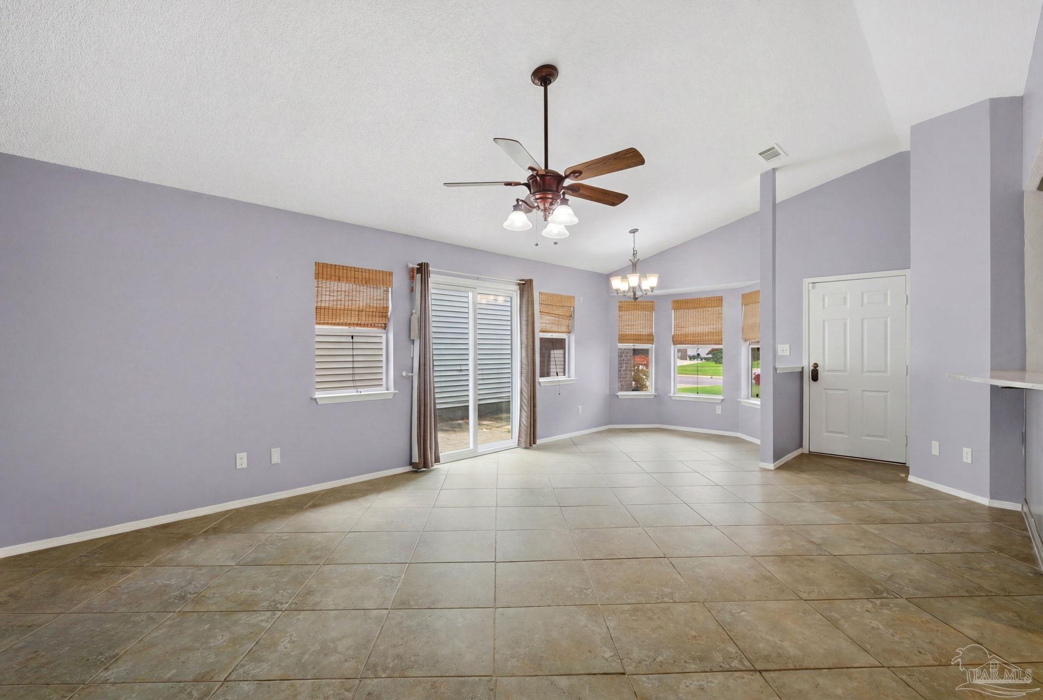 8138 Treetop Ln