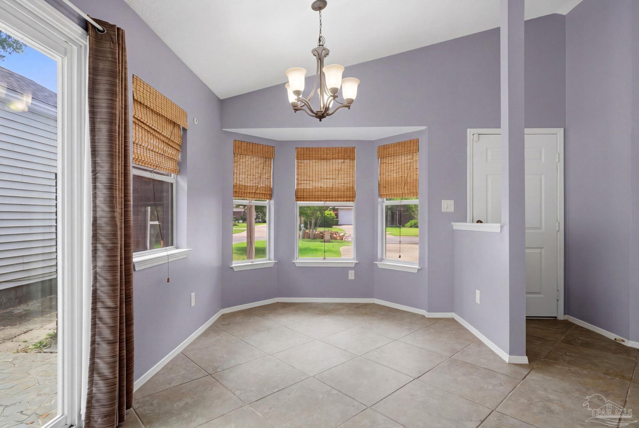 8138 Treetop Ln