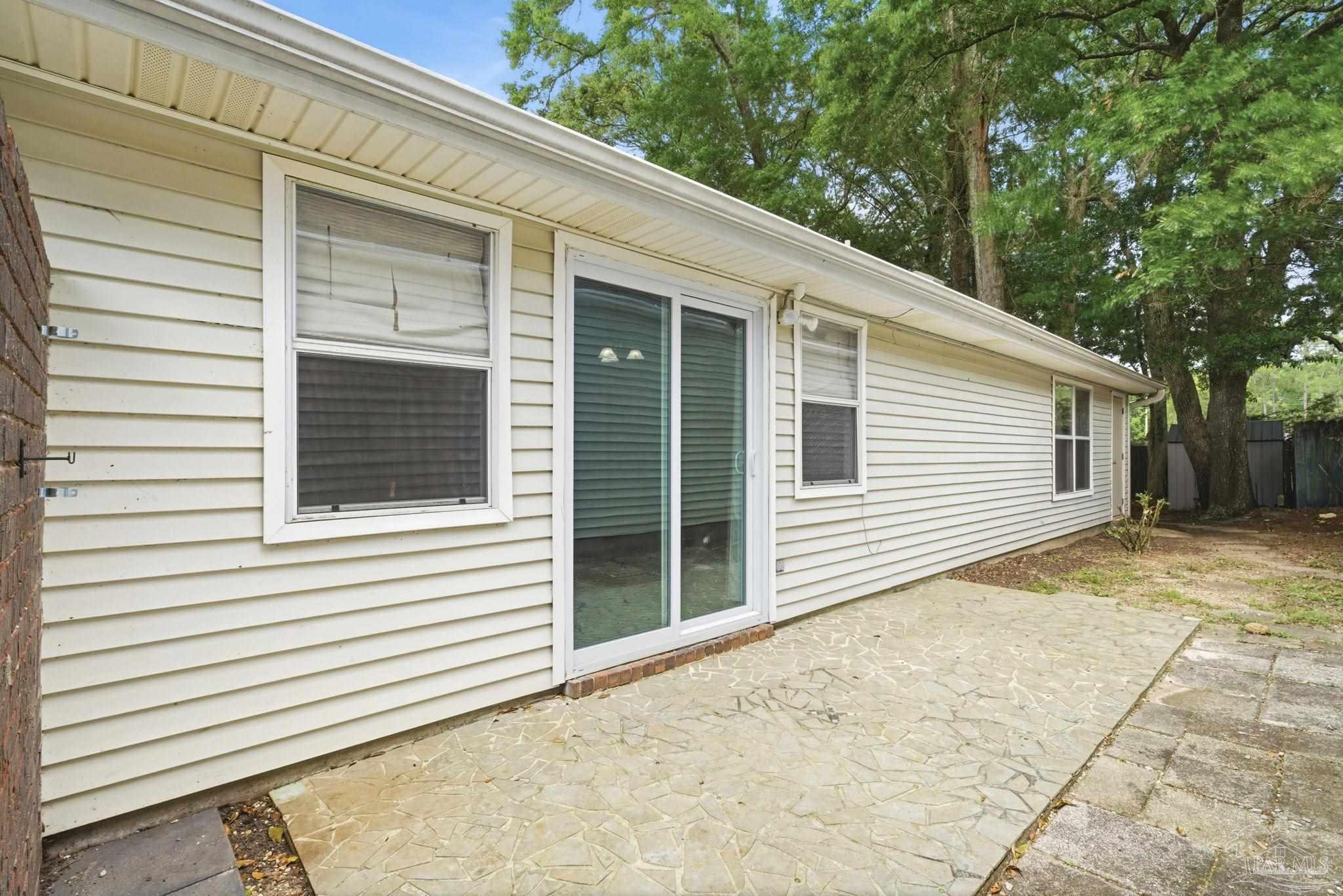 8138 Treetop Ln