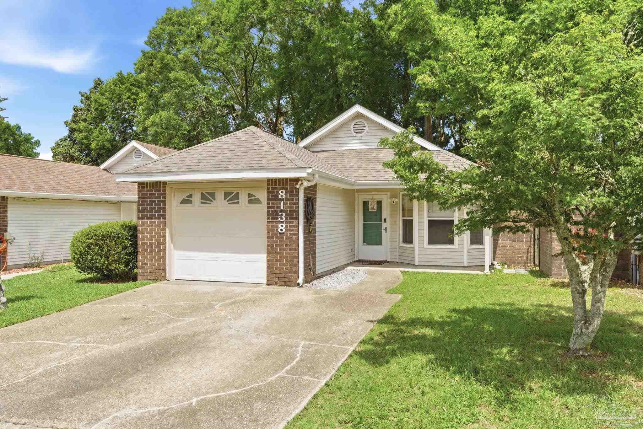 8138 Treetop Ln