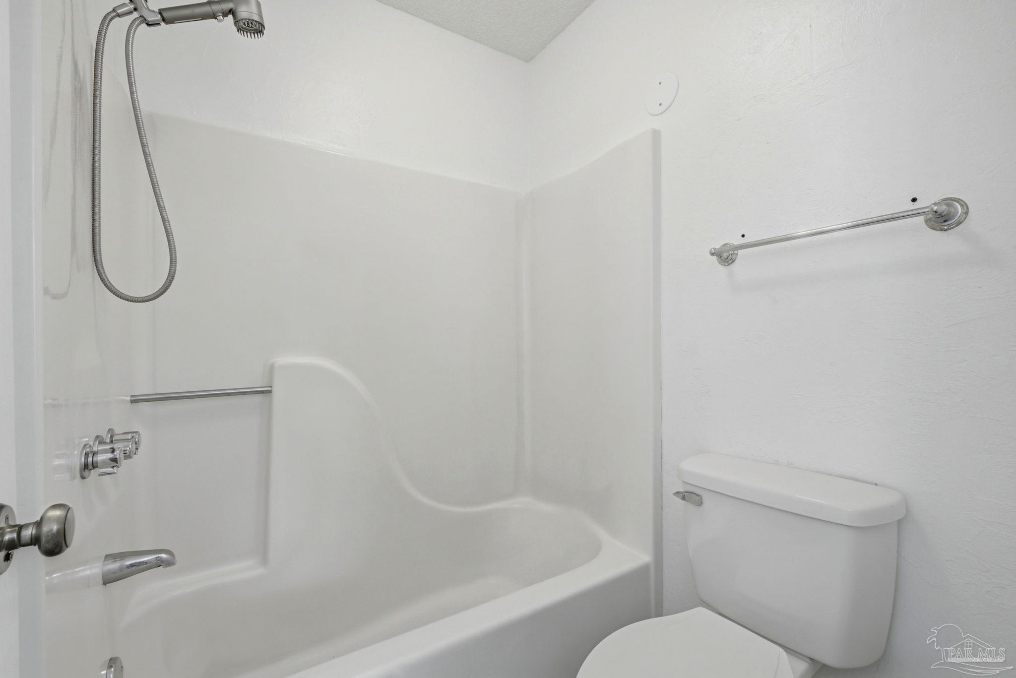 8138 Treetop Ln