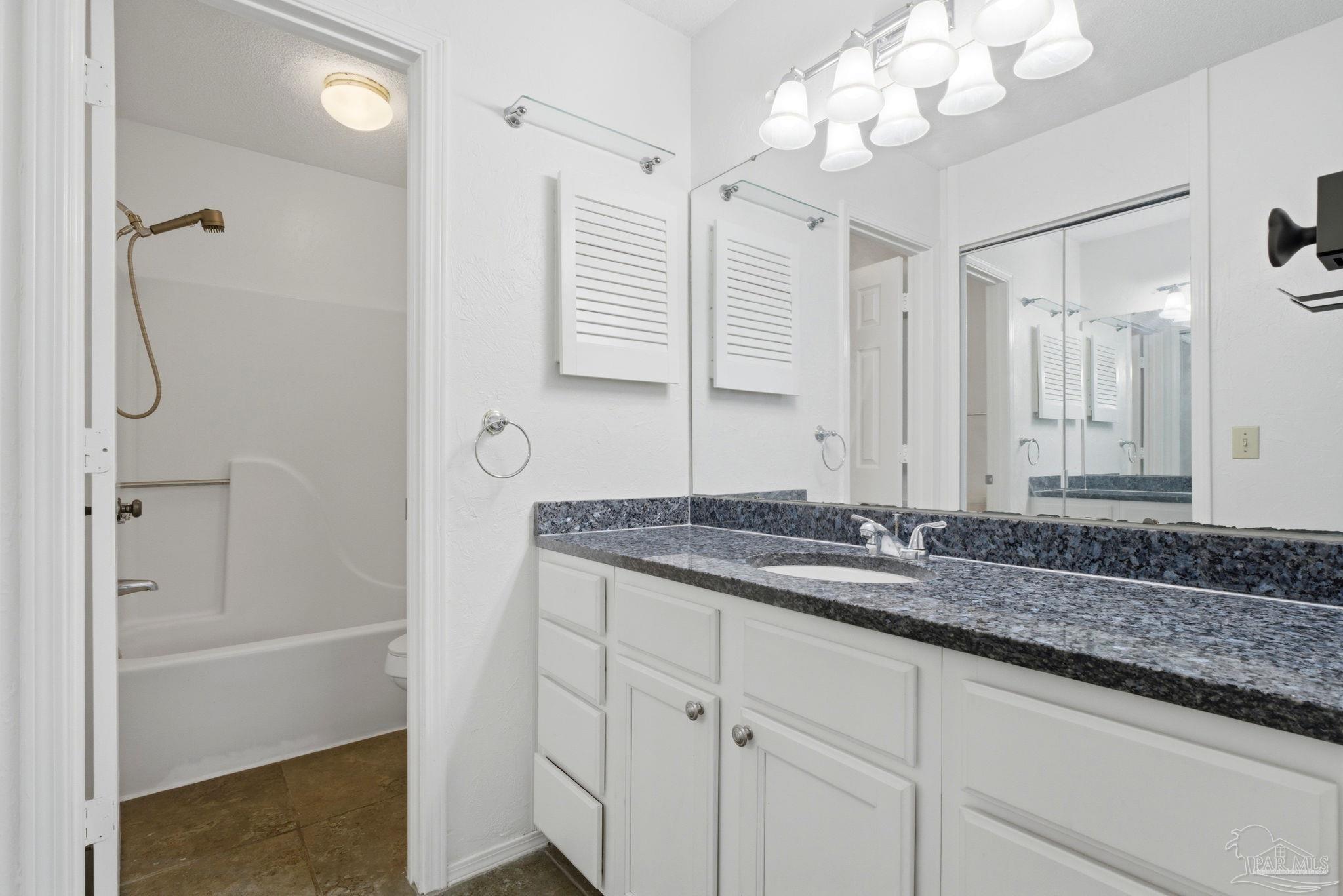 8138 Treetop Ln