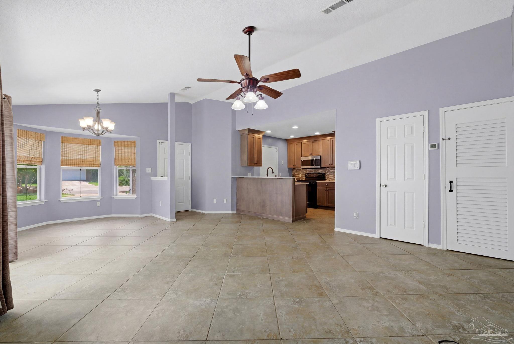 8138 Treetop Ln