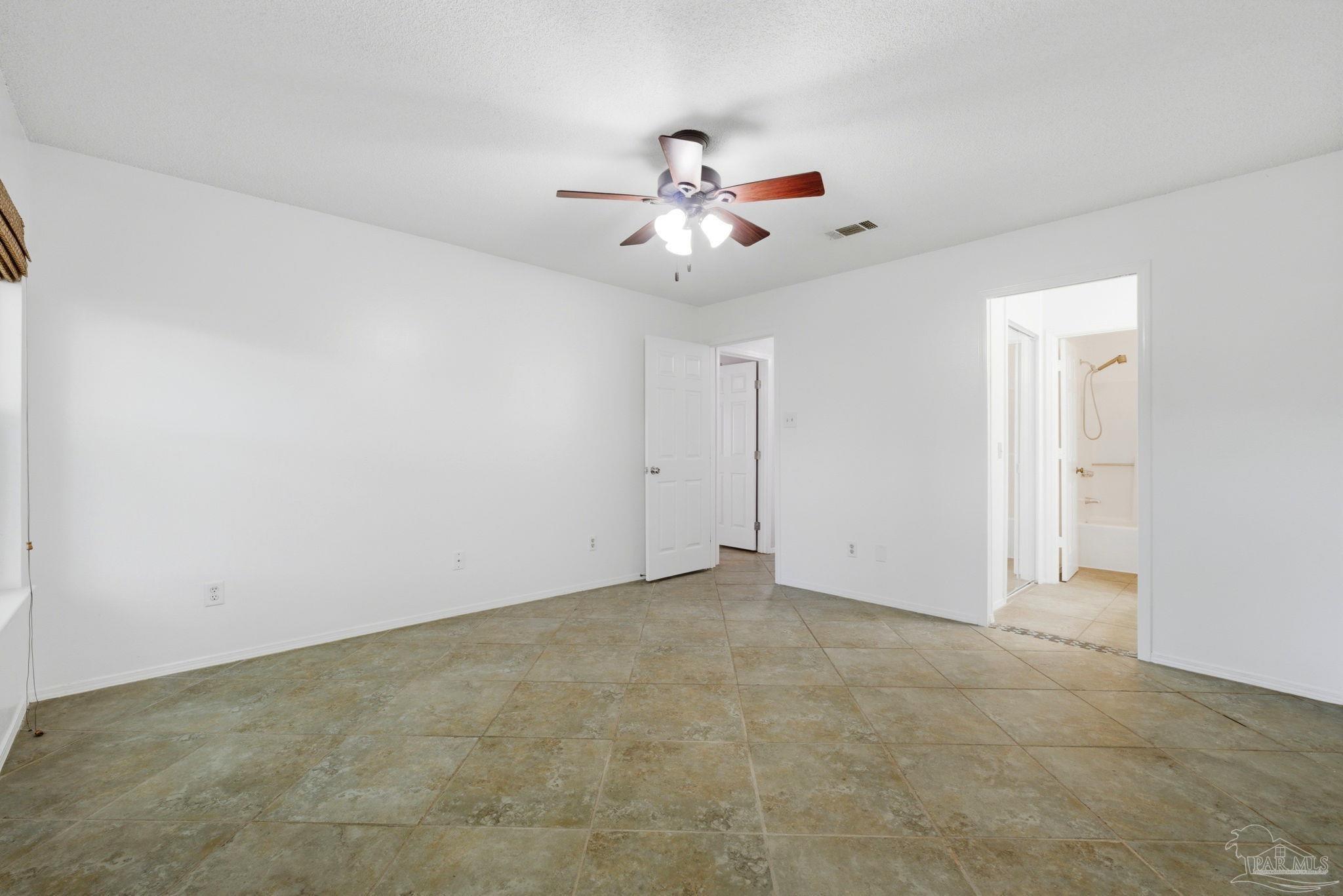 8138 Treetop Ln