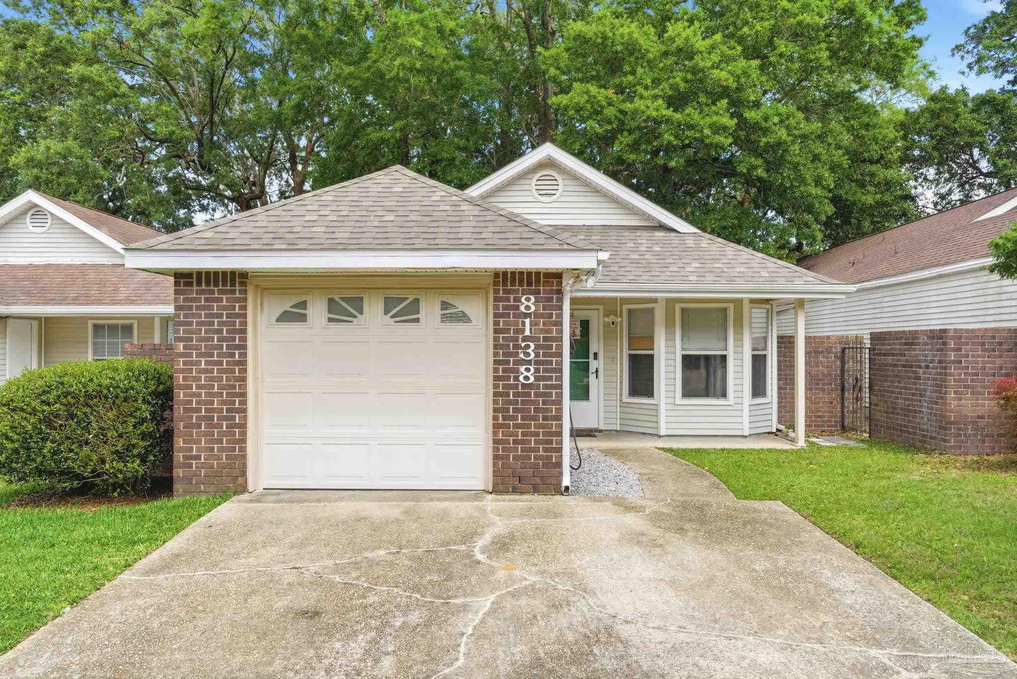 8138 Treetop Ln