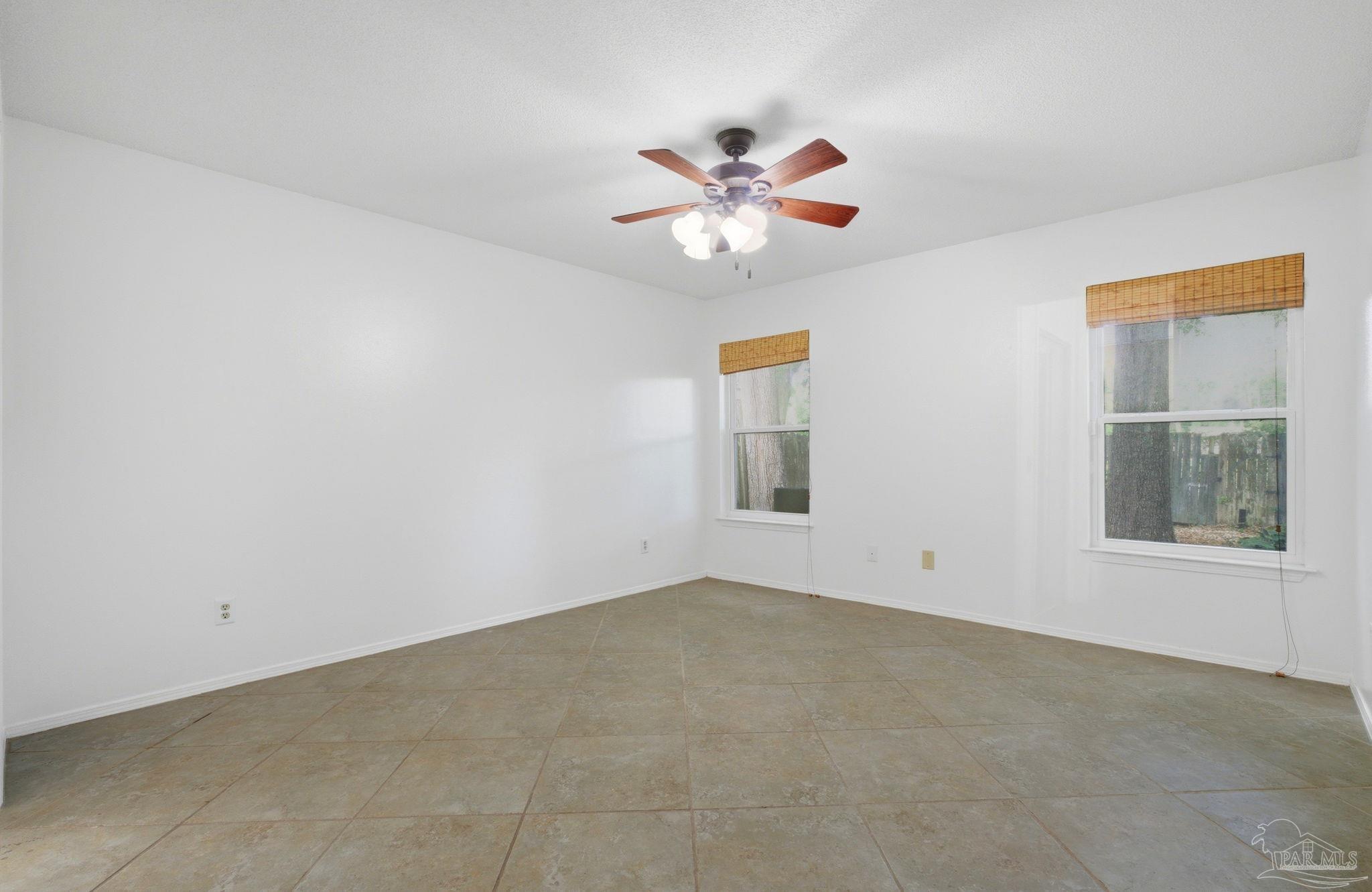 8138 Treetop Ln