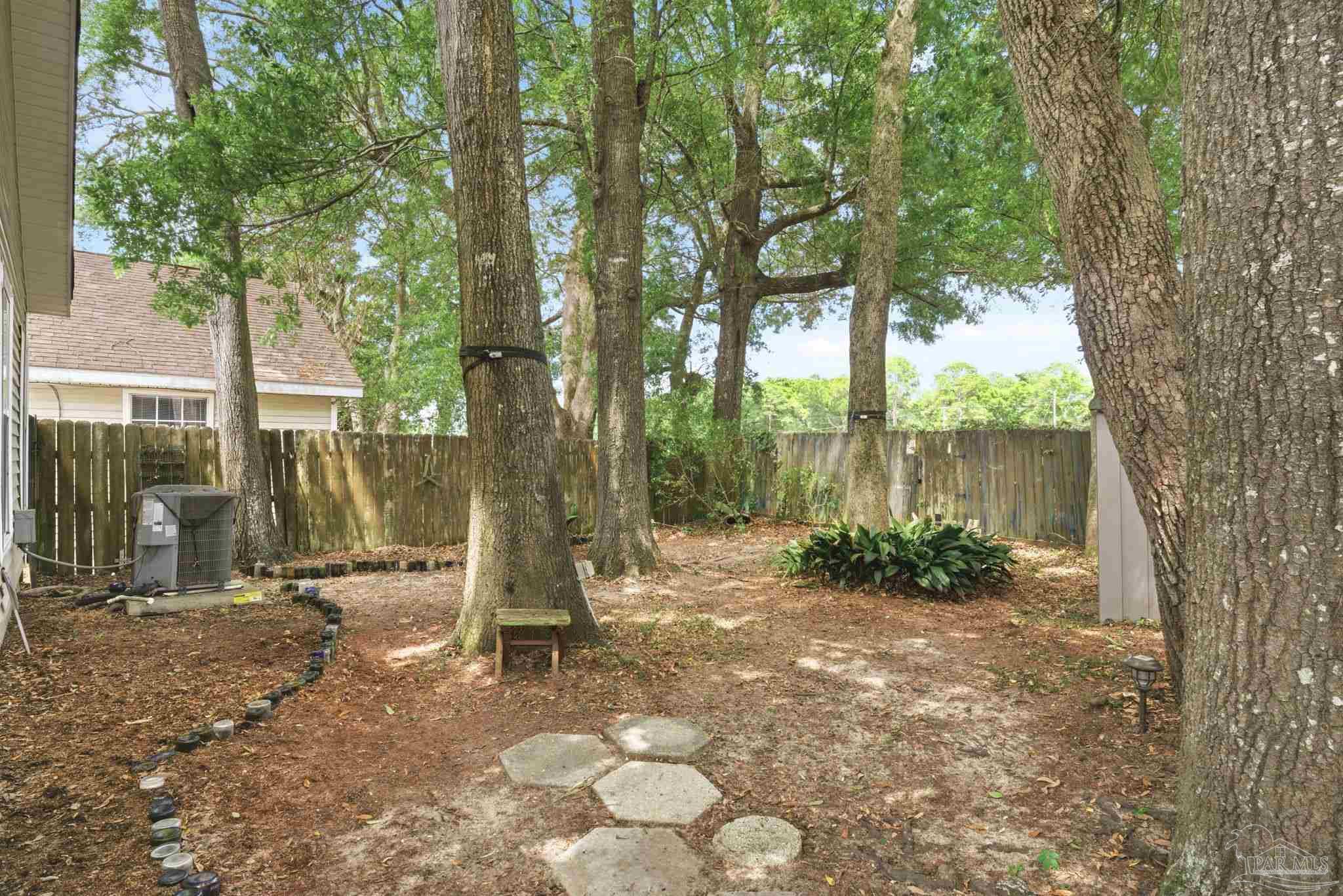 8138 Treetop Ln