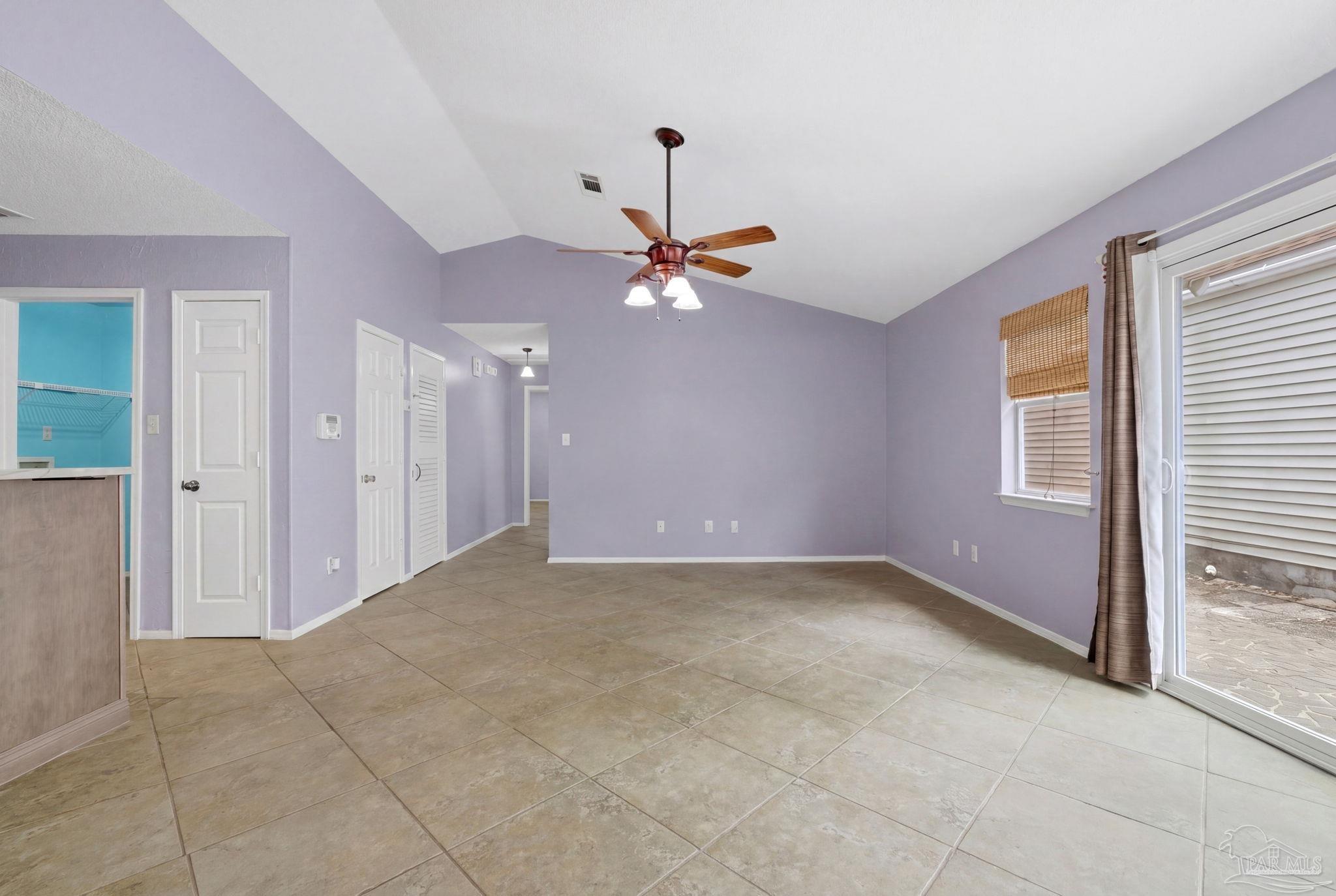 8138 Treetop Ln