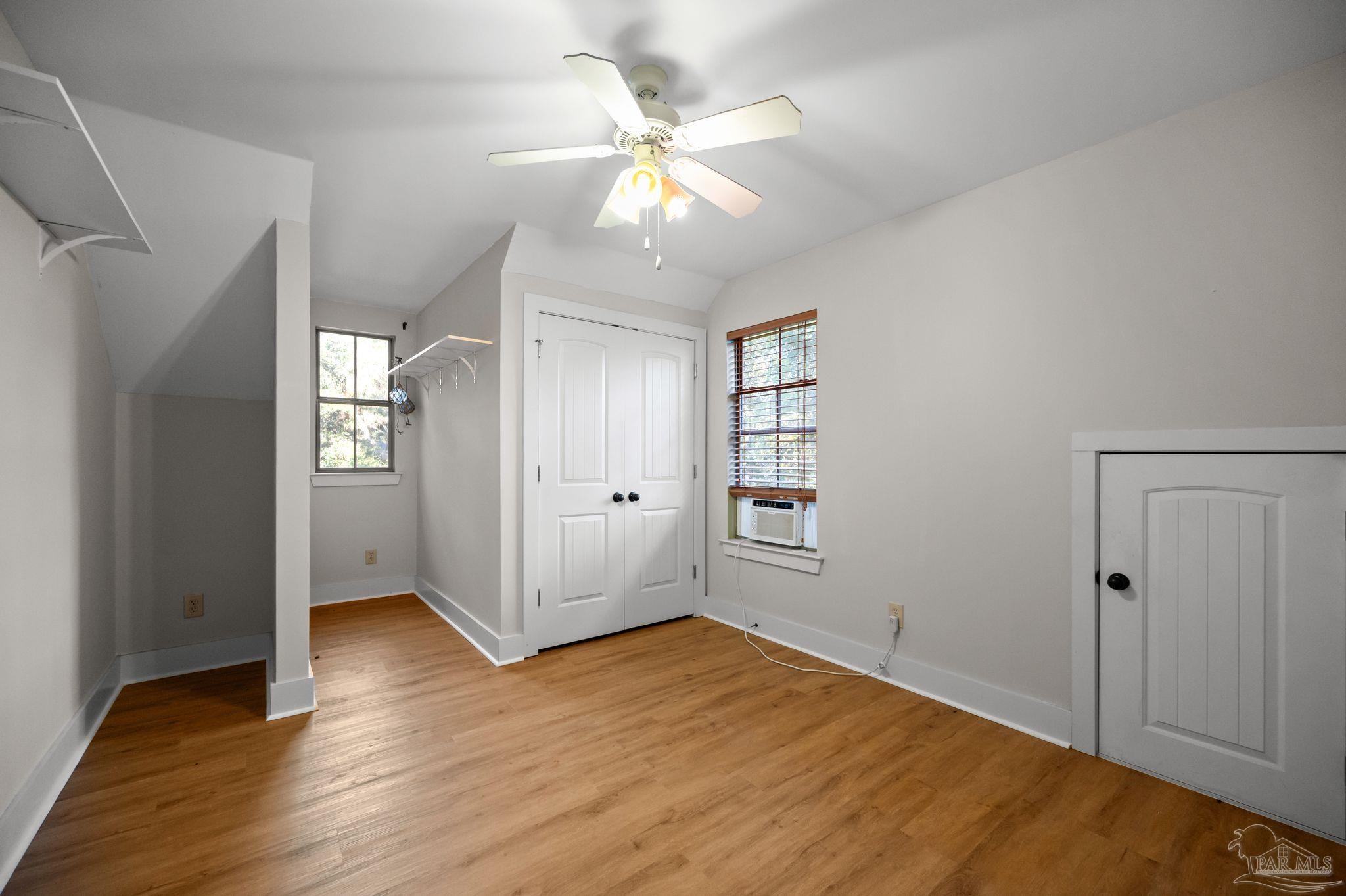 102 Bell Ct