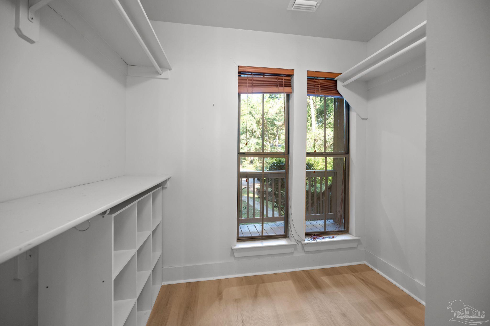 102 Bell Ct