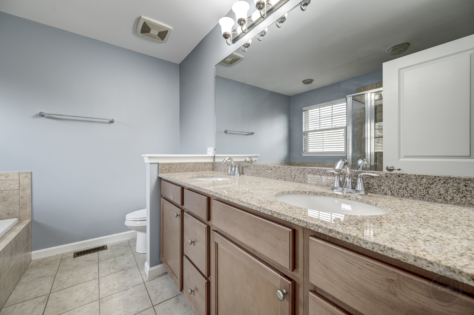 331 N Commerce Street