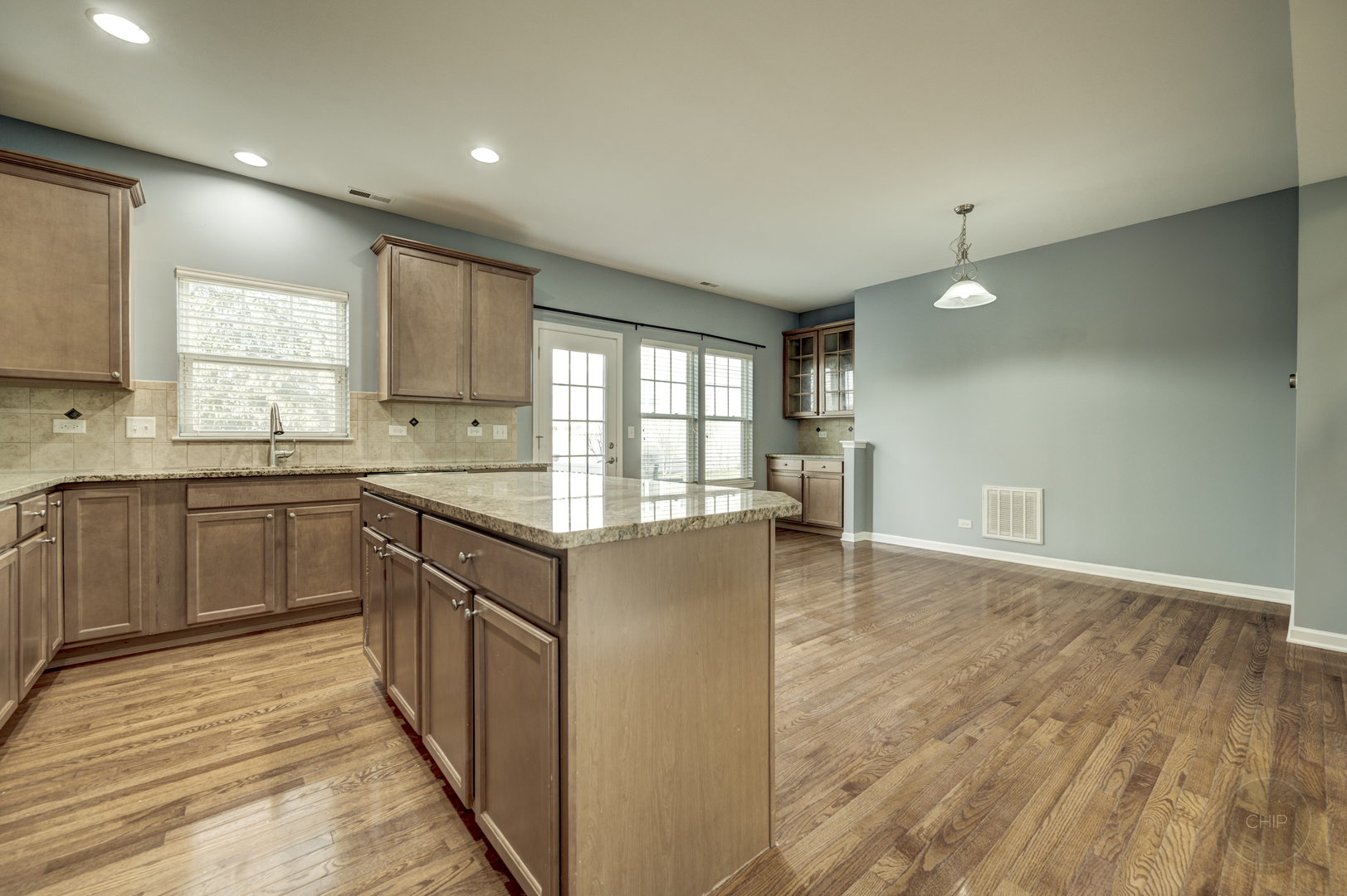 331 N Commerce Street