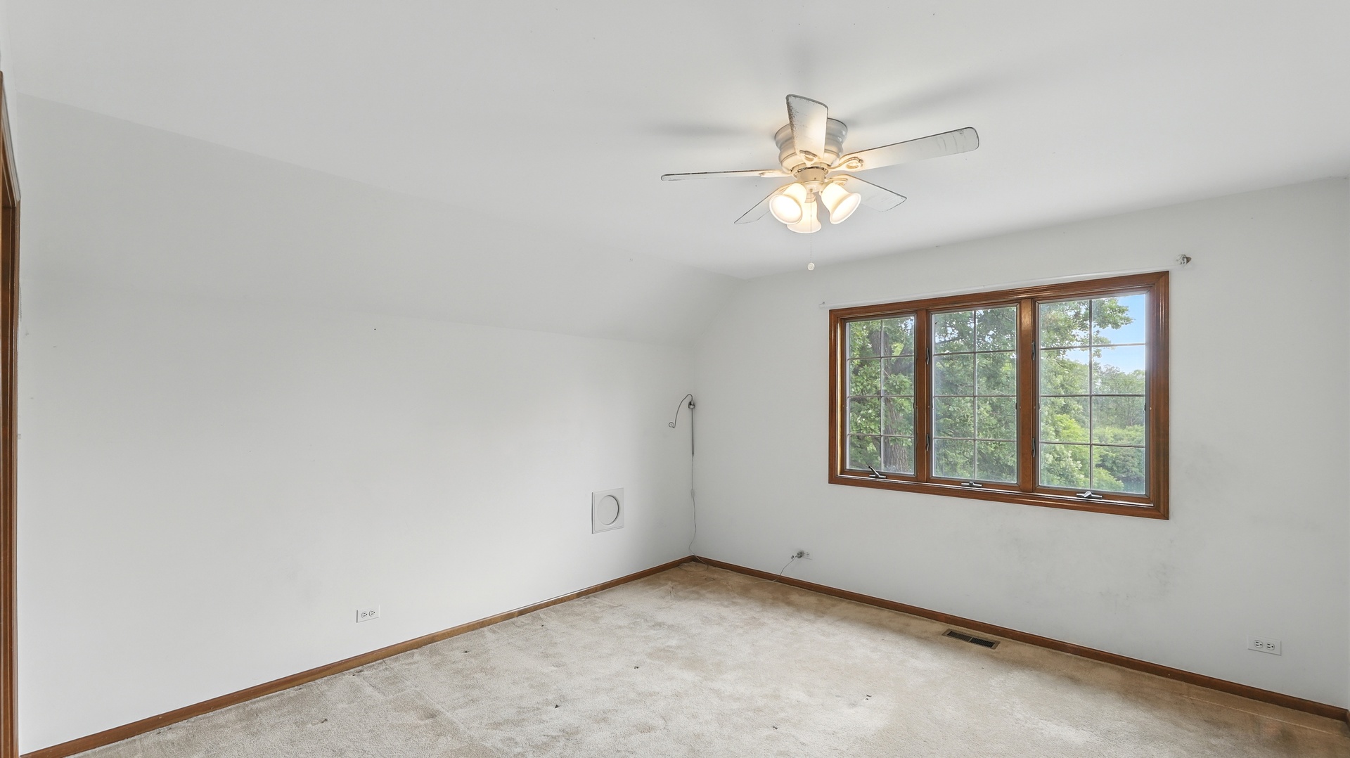 812 Saint Stephens Grn