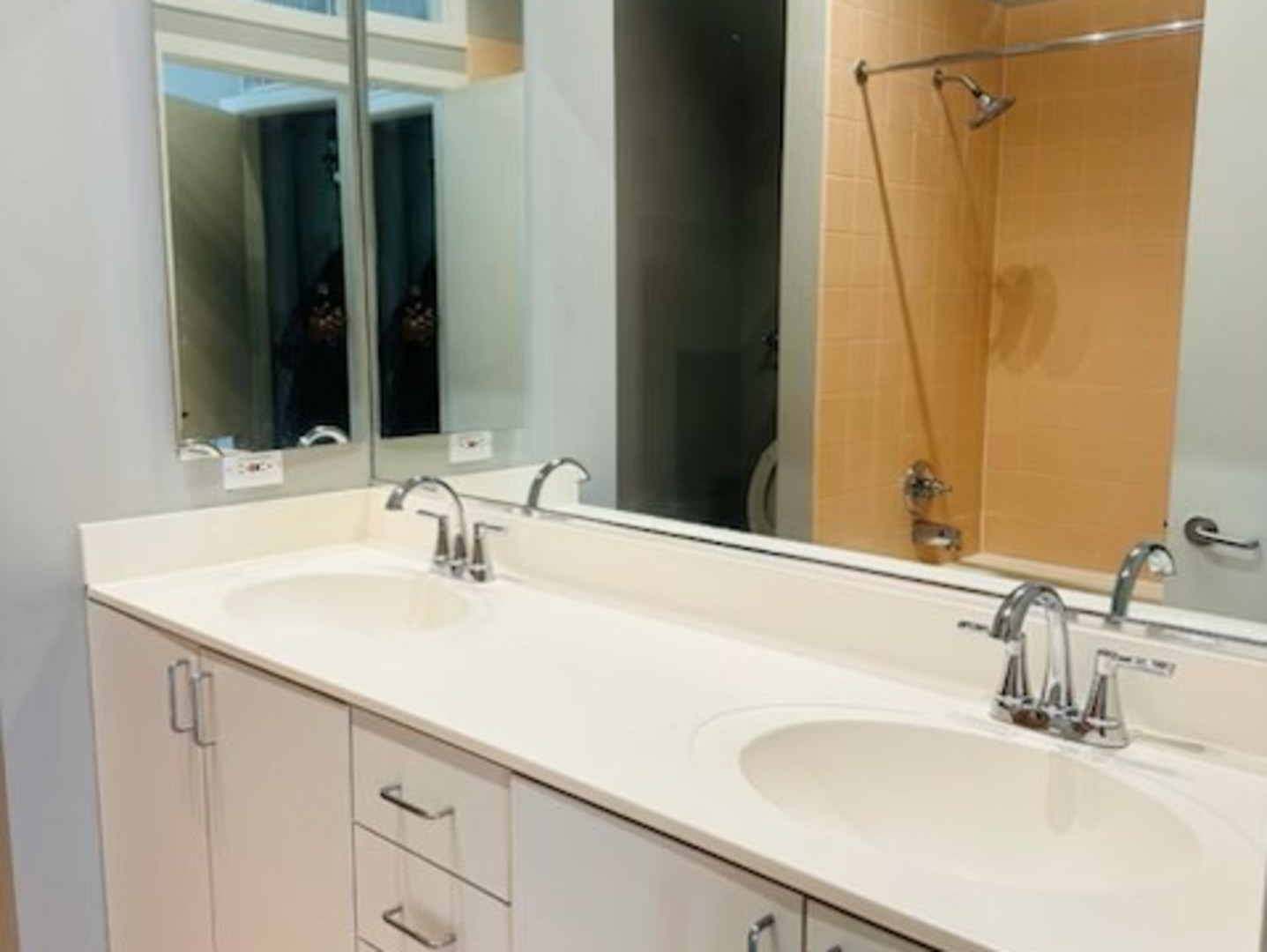 728 W Jackson Boulevard Unit: 1113