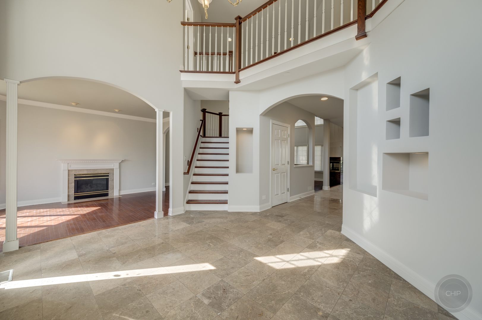 8S320 Hampton Circle