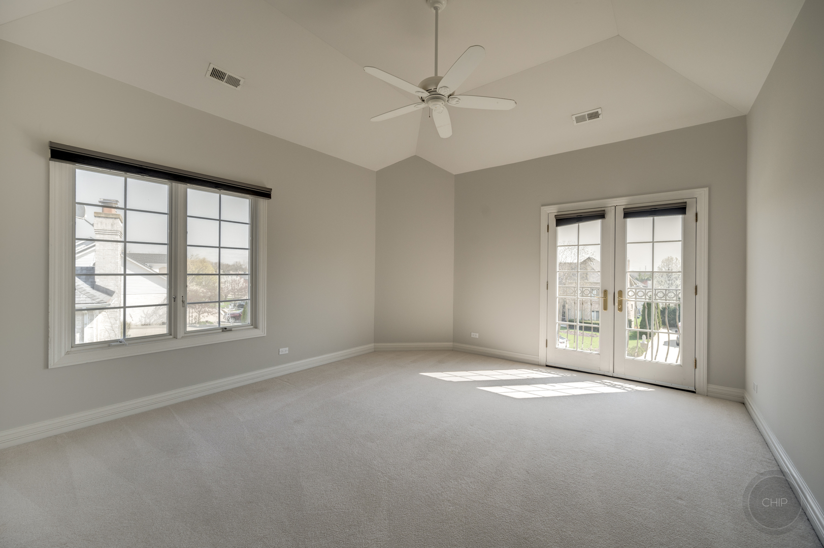 8S320 Hampton Circle