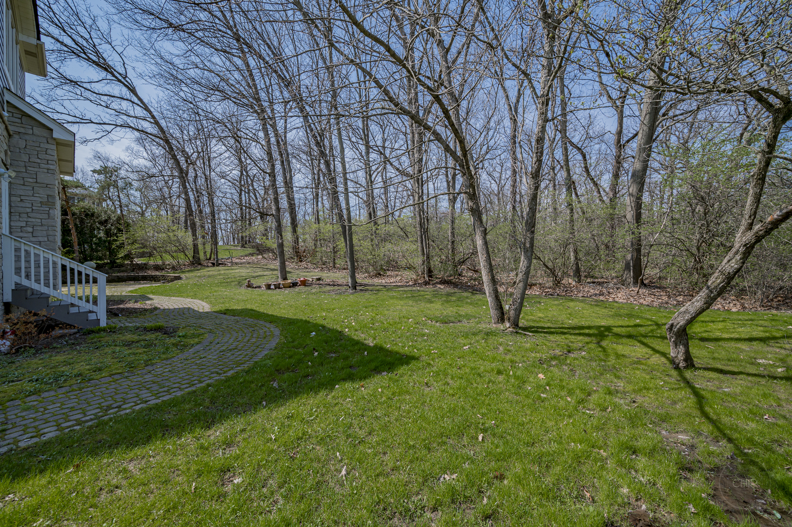 8S320 Hampton Circle