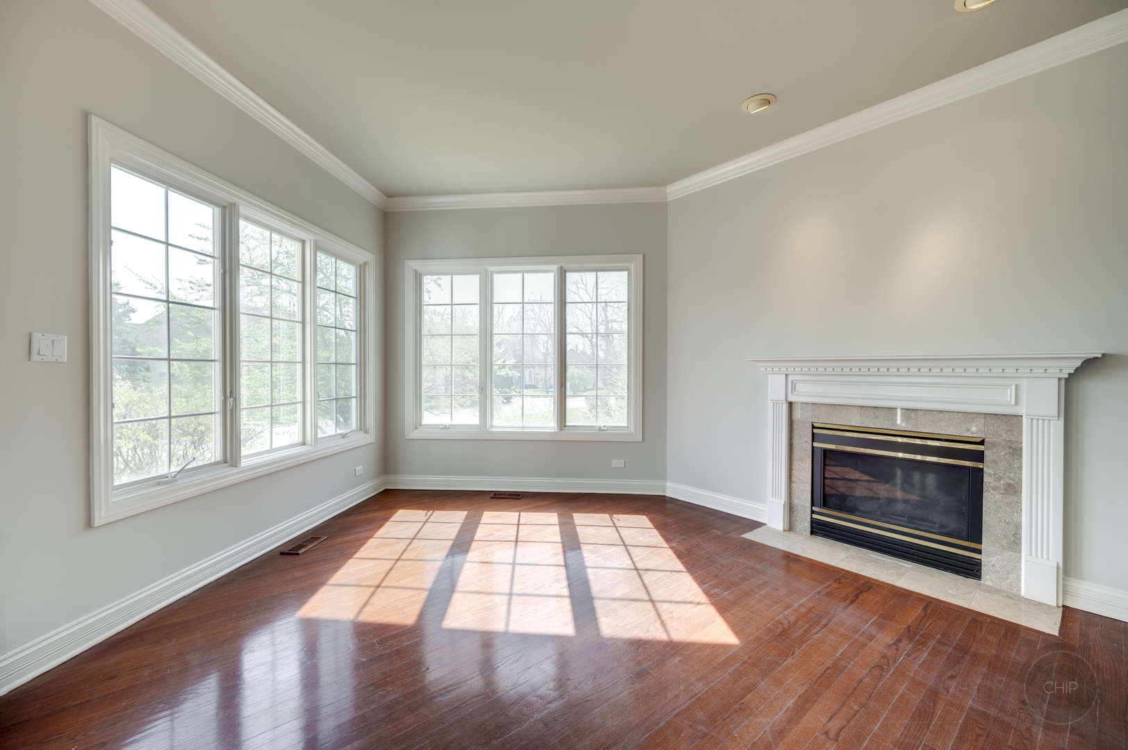 8S320 Hampton Circle