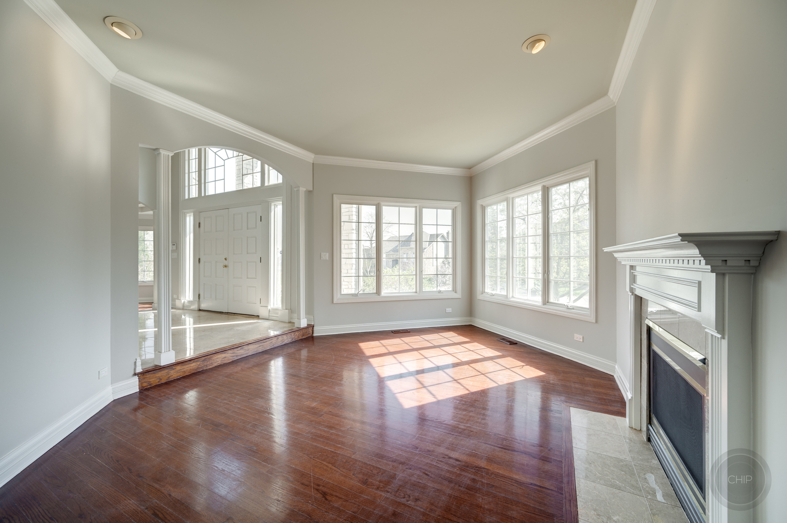 8S320 Hampton Circle