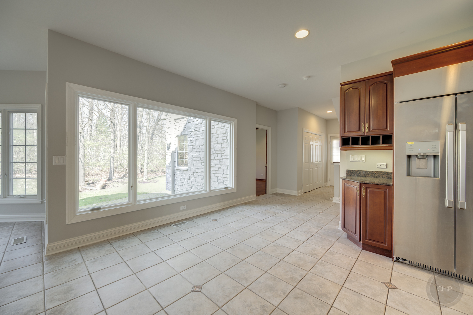8S320 Hampton Circle