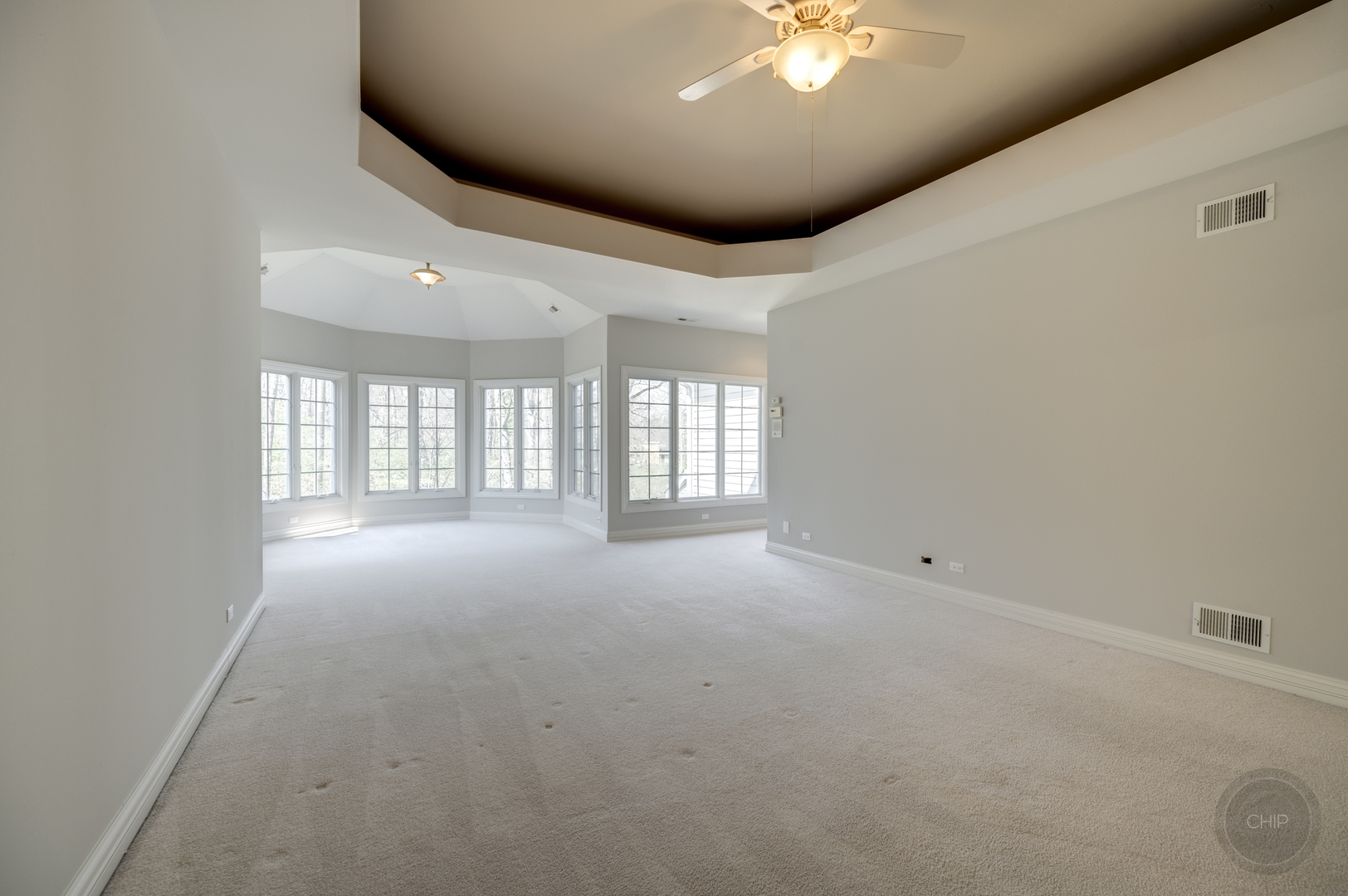 8S320 Hampton Circle