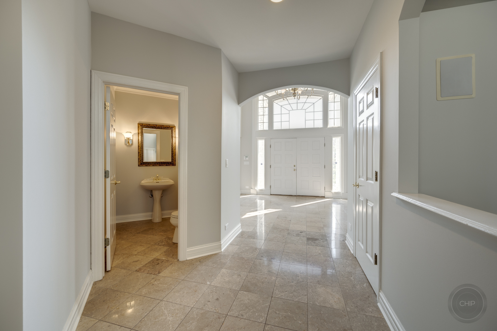 8S320 Hampton Circle