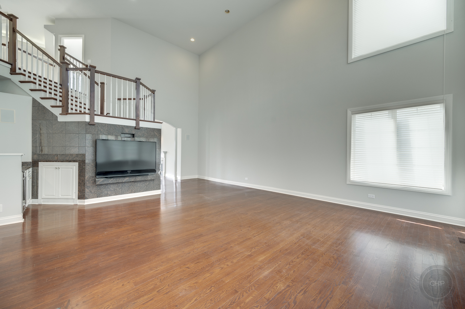 8S320 Hampton Circle